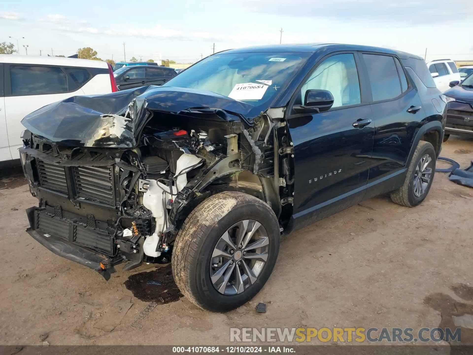 2 fotografías del automóvil dañado 3GNAXHEG4SL175269 CHEVROLET EQUINOX 2025