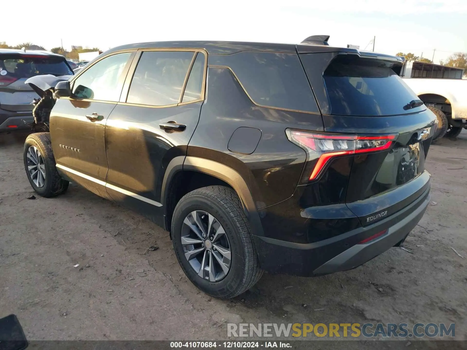 3 fotografías del automóvil dañado 3GNAXHEG4SL175269 CHEVROLET EQUINOX 2025