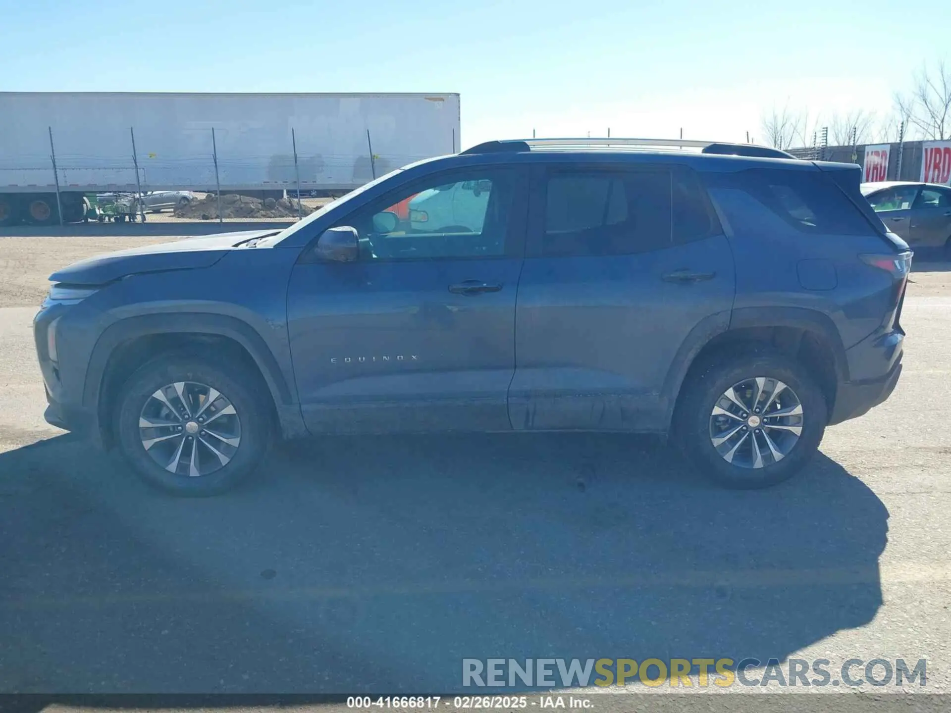 14 fotografías del automóvil dañado 3GNAXHEG4SL203135 CHEVROLET EQUINOX 2025