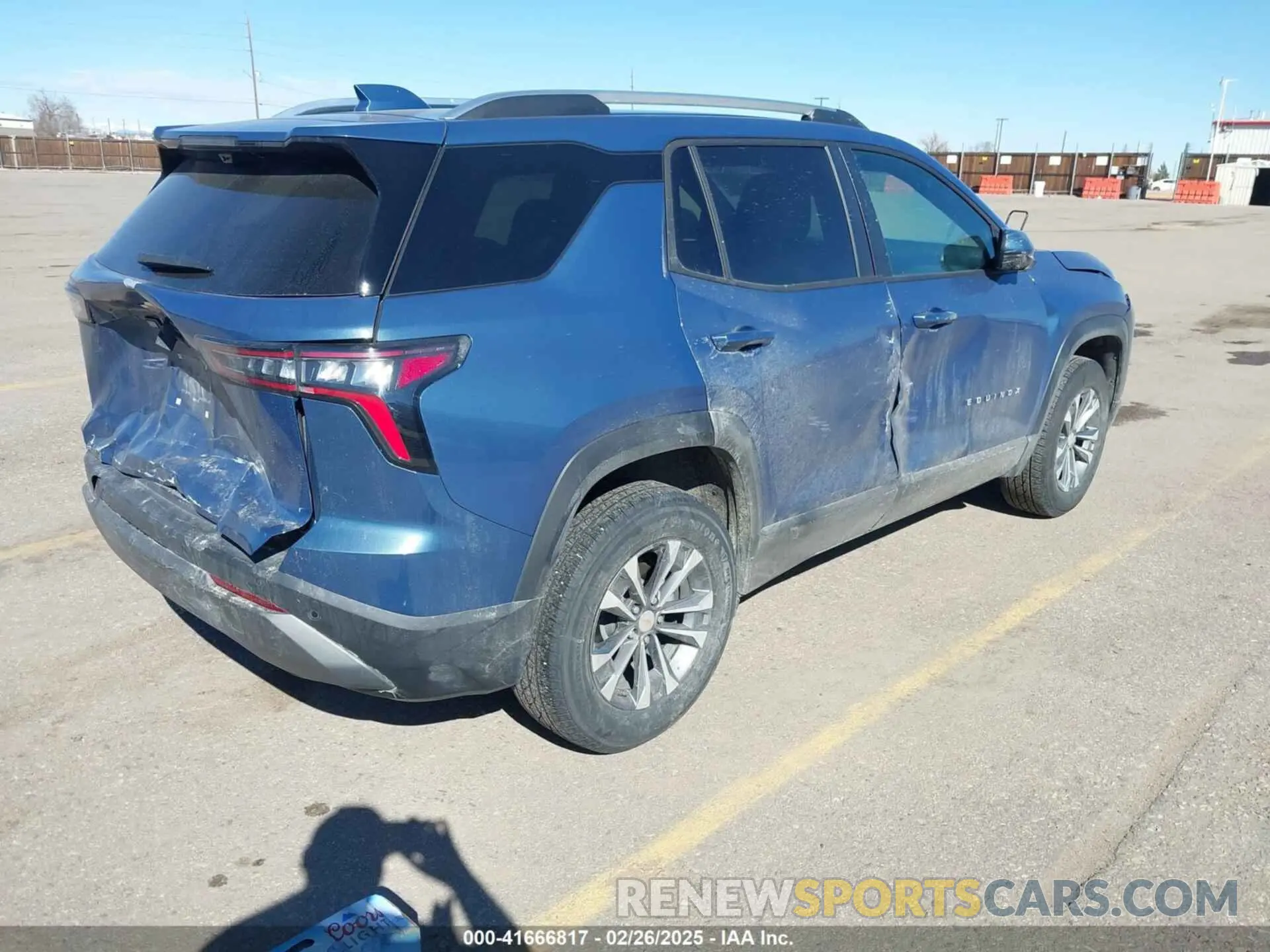 4 fotografías del automóvil dañado 3GNAXHEG4SL203135 CHEVROLET EQUINOX 2025