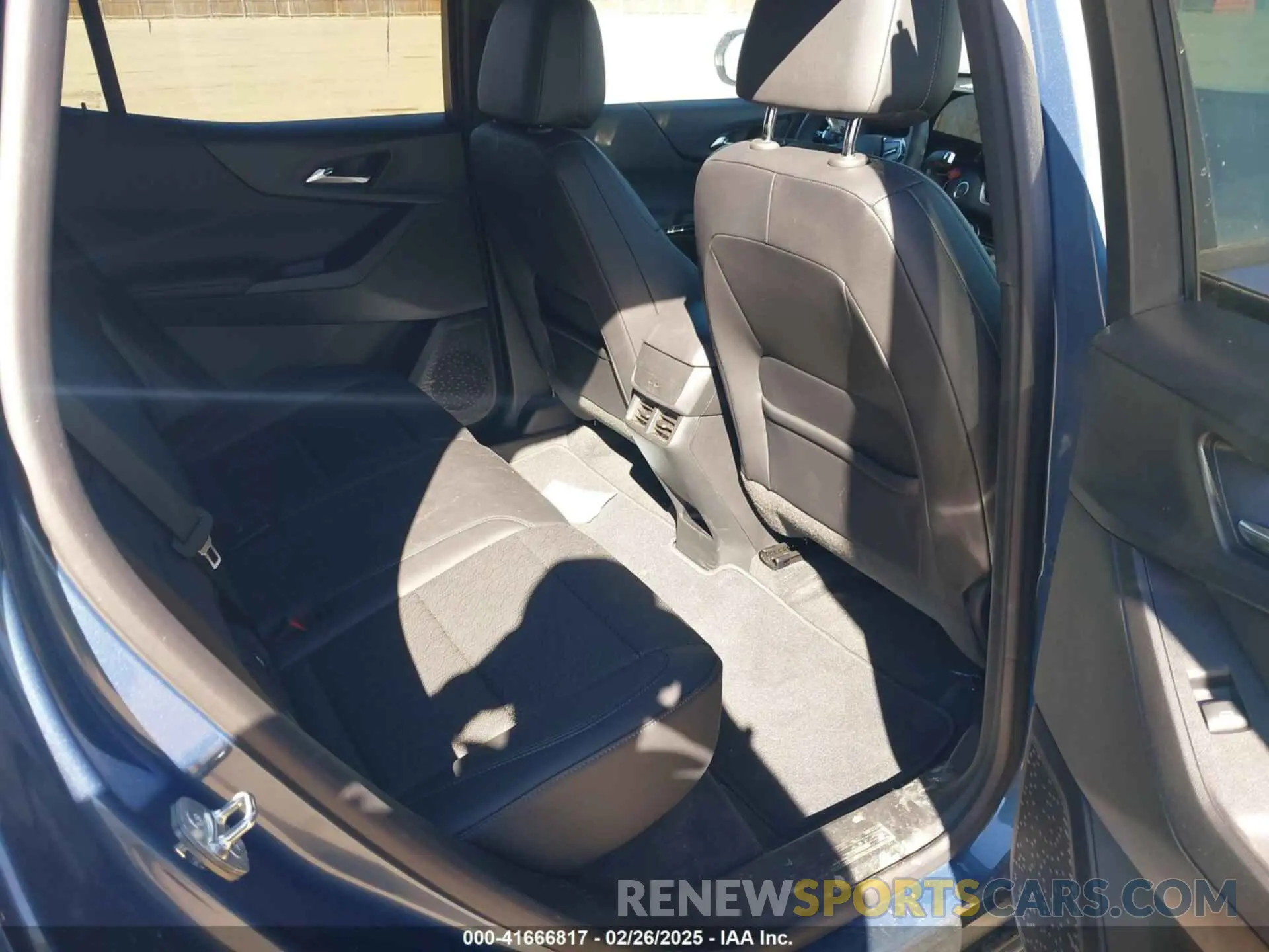 8 fotografías del automóvil dañado 3GNAXHEG4SL203135 CHEVROLET EQUINOX 2025