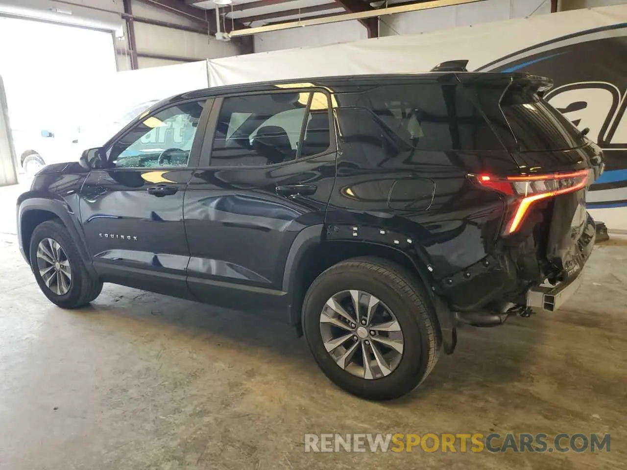 2 fotografías del automóvil dañado 3GNAXHEG5SL219425 CHEVROLET EQUINOX 2025