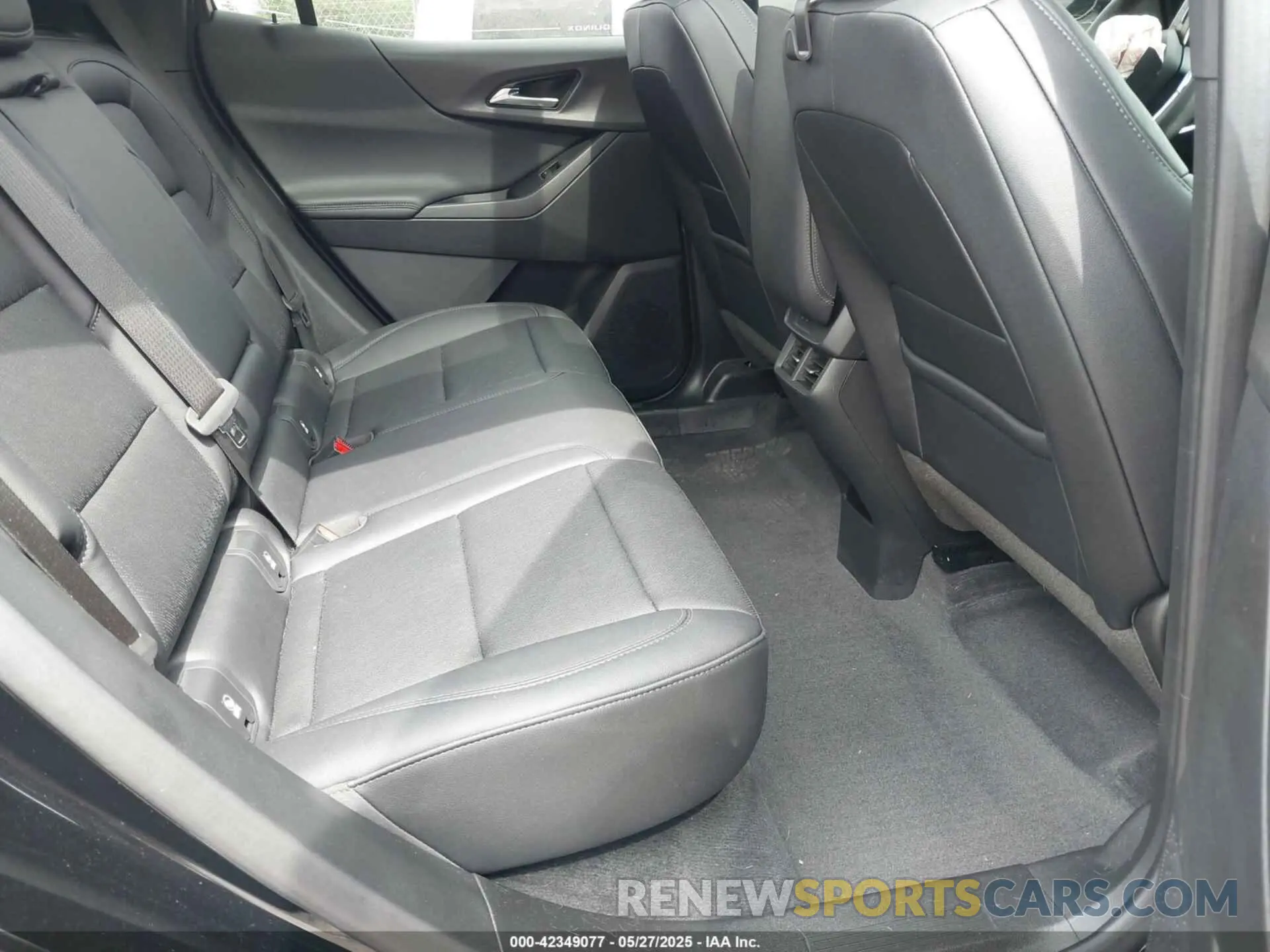 8 fotografías del automóvil dañado 3GNAXHEG5SL260086 CHEVROLET EQUINOX 2025