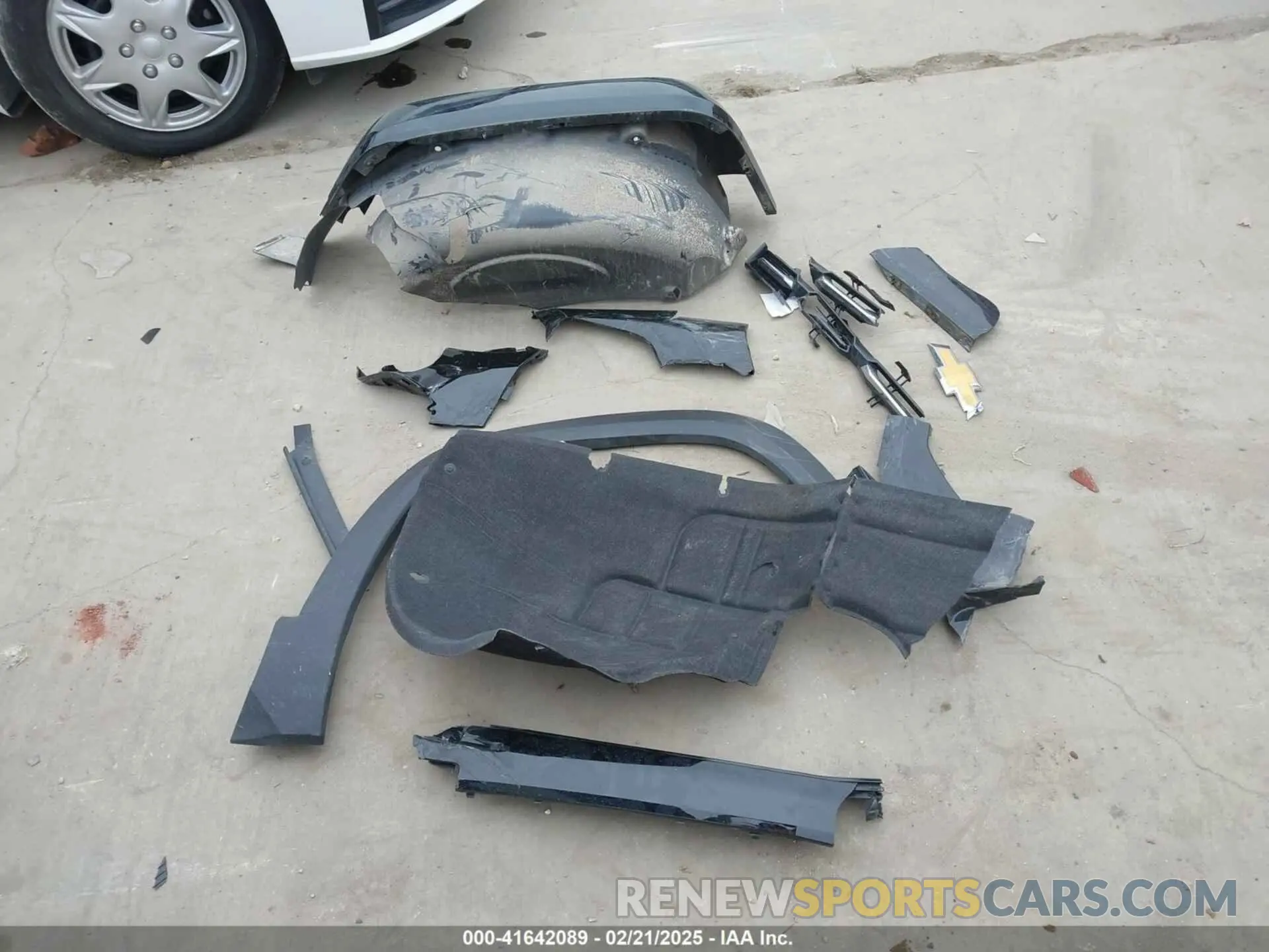 12 fotografías del automóvil dañado 3GNAXHEG7SL123425 CHEVROLET EQUINOX 2025