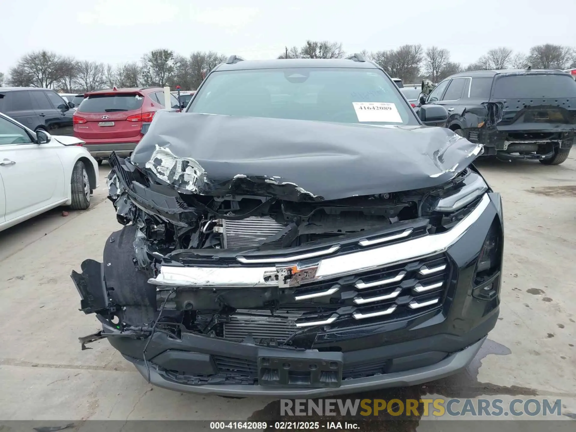 13 fotografías del automóvil dañado 3GNAXHEG7SL123425 CHEVROLET EQUINOX 2025