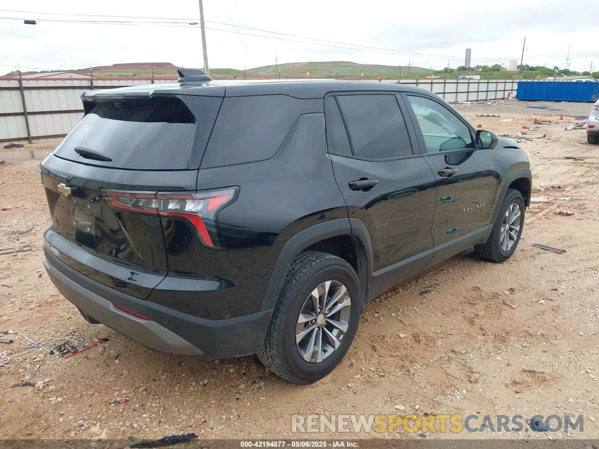 4 fotografías del automóvil dañado 3GNAXHEG7SL134425 CHEVROLET EQUINOX 2025