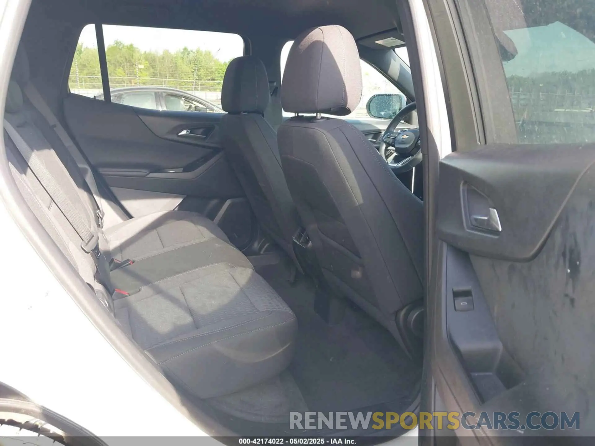 8 fotografías del automóvil dañado 3GNAXHEG7SL138247 CHEVROLET EQUINOX 2025