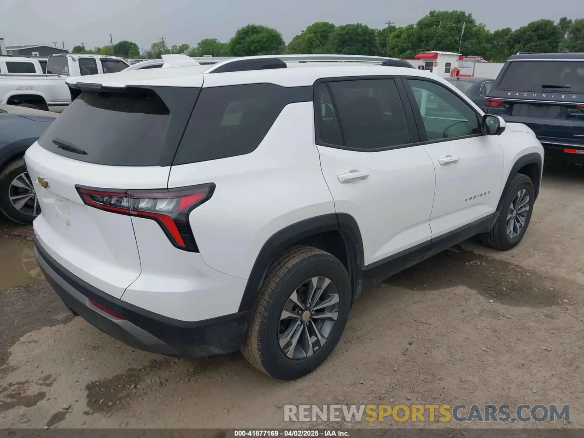 4 fotografías del automóvil dañado 3GNAXHEG7SL215828 CHEVROLET EQUINOX 2025