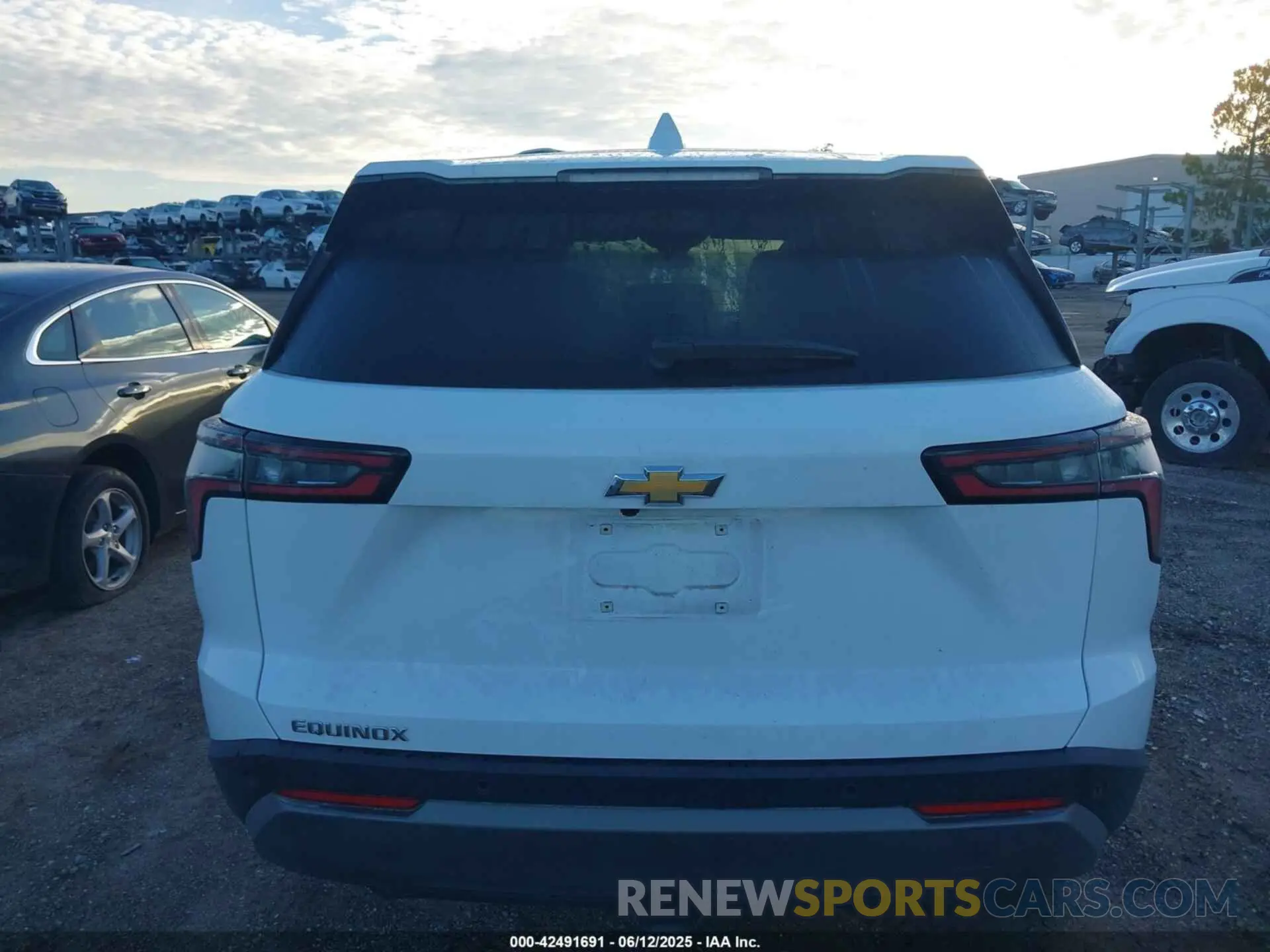 16 fotografías del automóvil dañado 3GNAXHEG8SL243041 CHEVROLET EQUINOX 2025