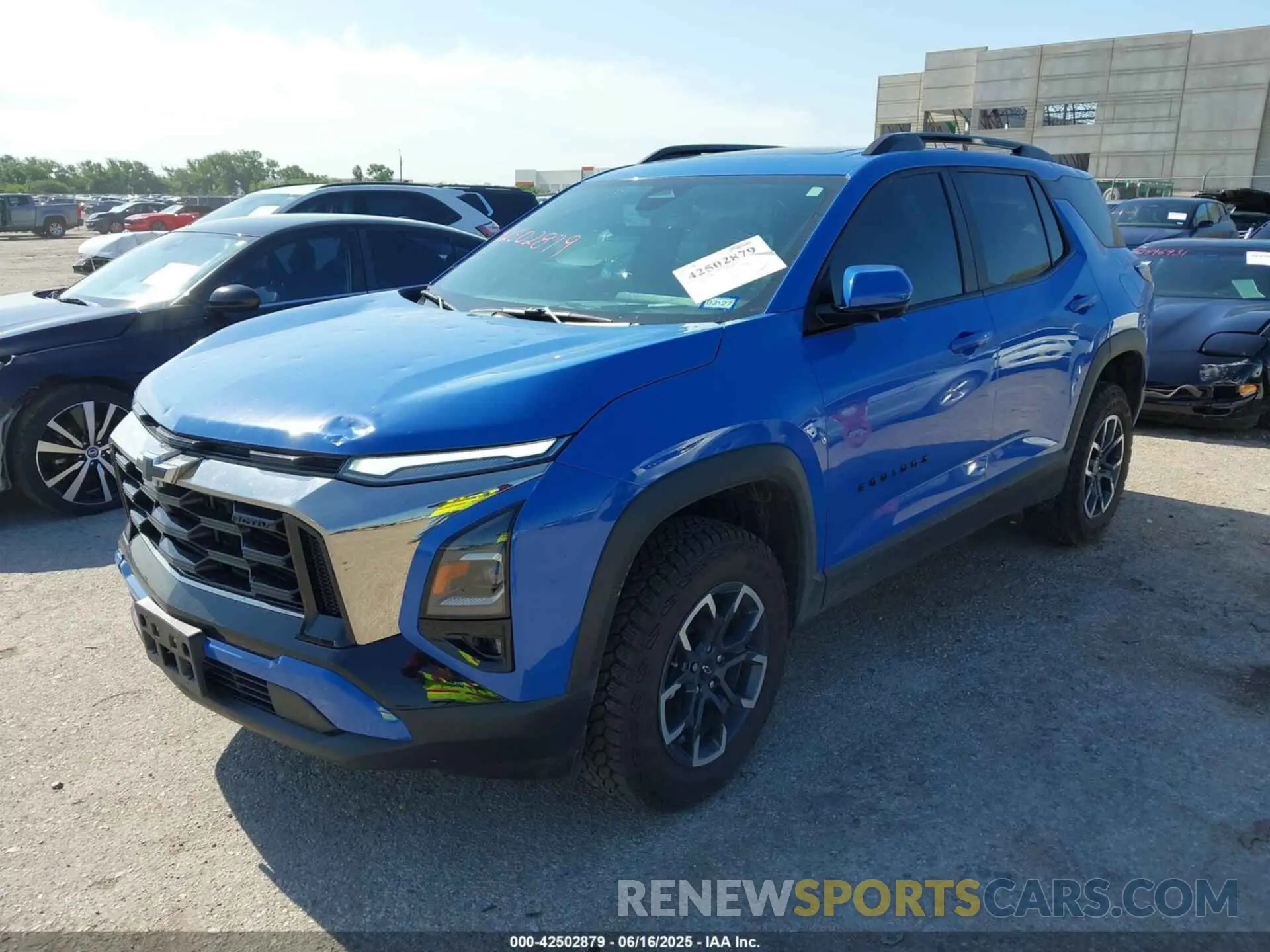 2 fotografías del automóvil dañado 3GNAXKEGXSL124615 CHEVROLET EQUINOX 2025