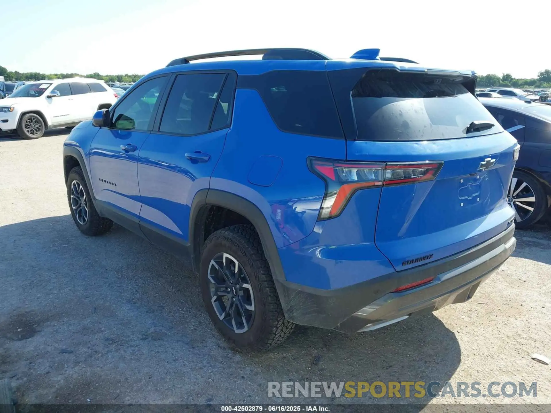 3 fotografías del automóvil dañado 3GNAXKEGXSL124615 CHEVROLET EQUINOX 2025