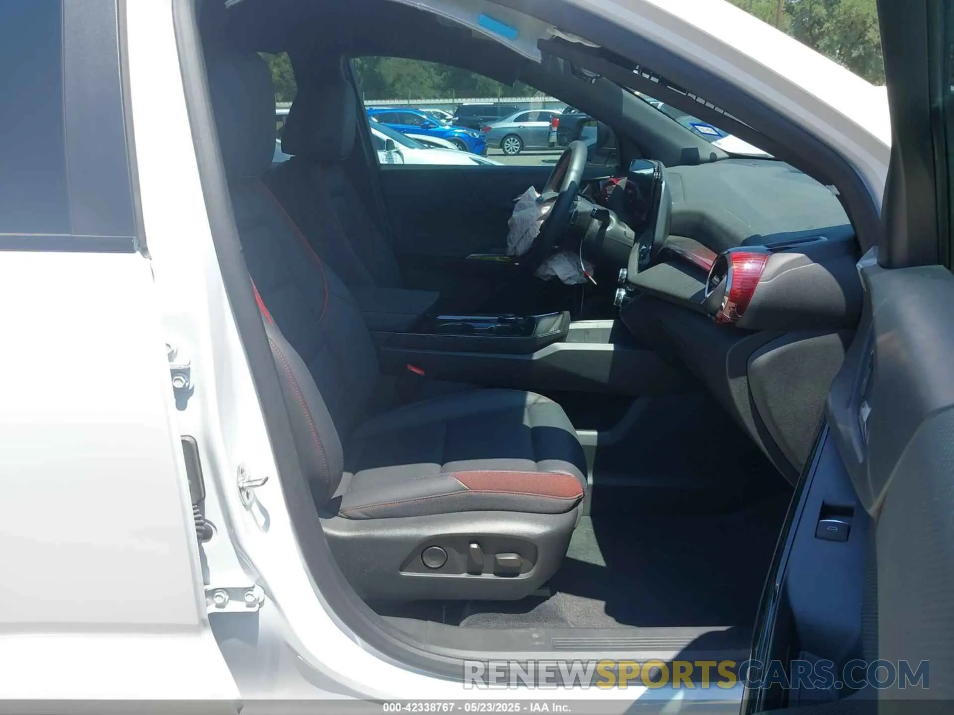 5 fotografías del automóvil dañado 3GNAXLEG4SL142744 CHEVROLET EQUINOX 2025