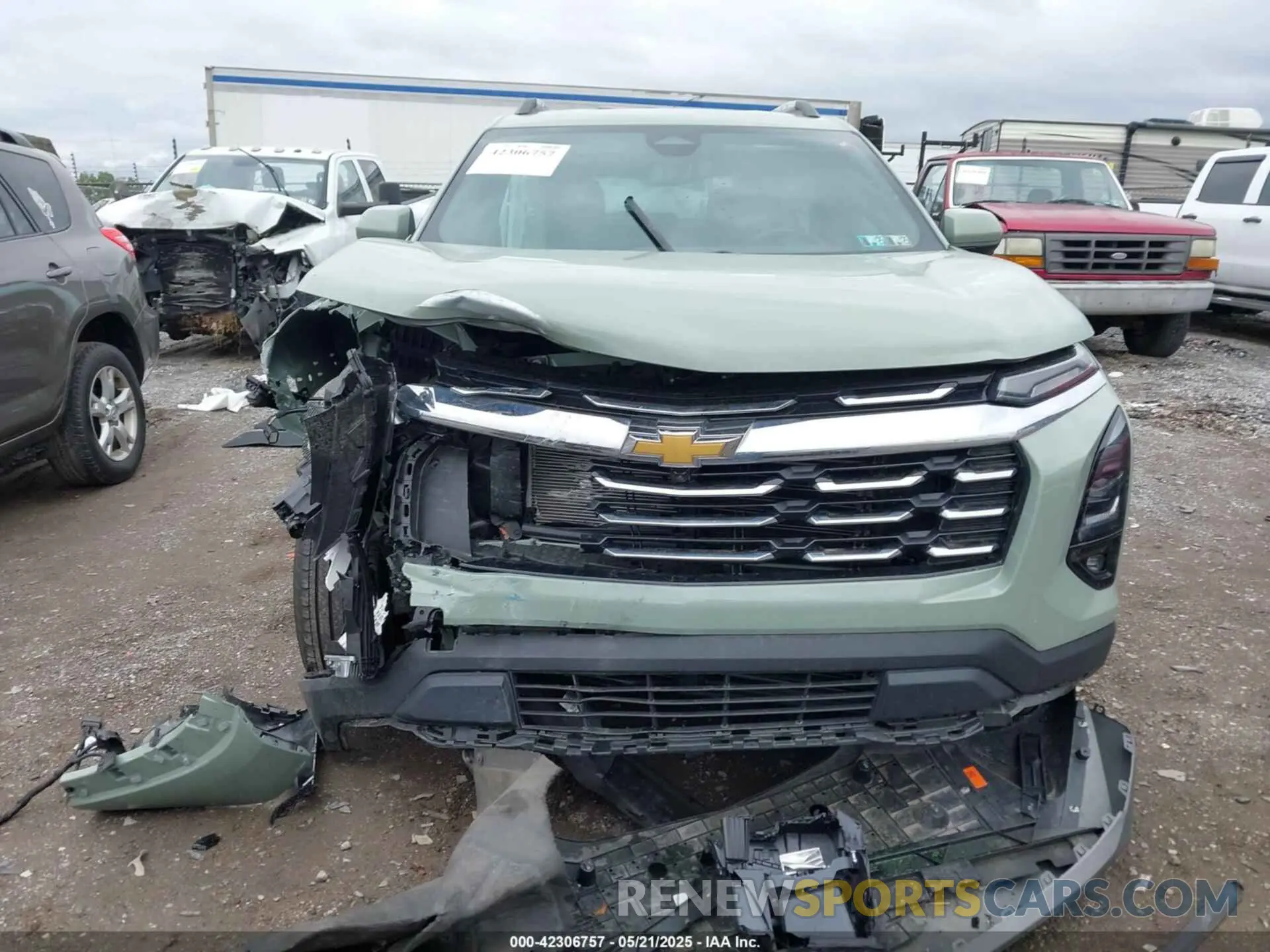 12 fotografías del automóvil dañado 3GNAXPEG0SL114558 CHEVROLET EQUINOX 2025