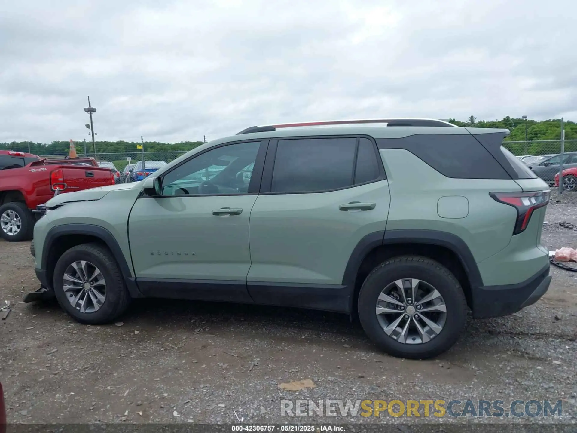 14 fotografías del automóvil dañado 3GNAXPEG0SL114558 CHEVROLET EQUINOX 2025