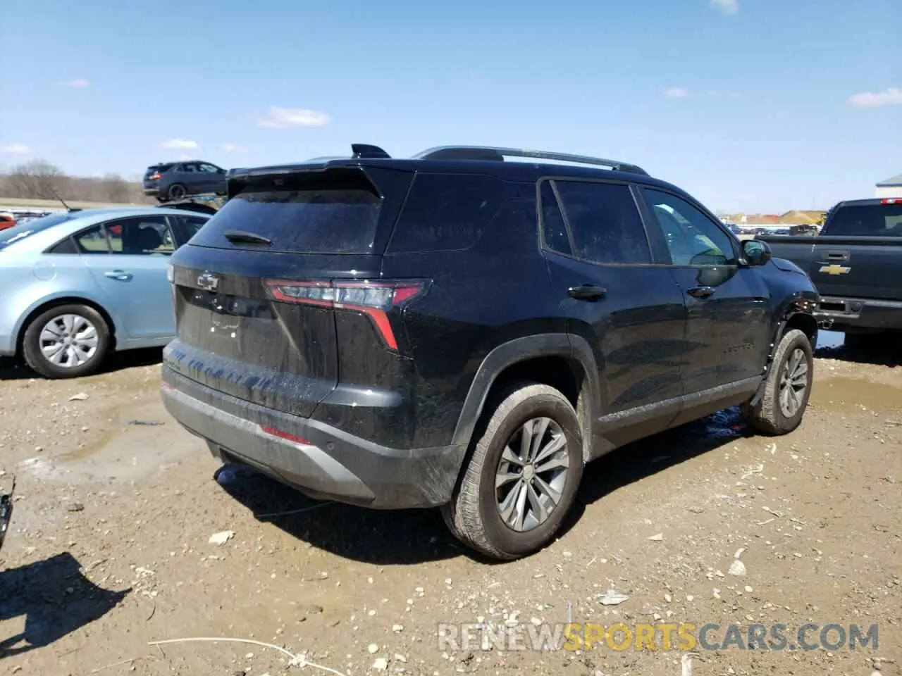 3 fotografías del automóvil dañado 3GNAXPEG3SL283215 CHEVROLET EQUINOX 2025