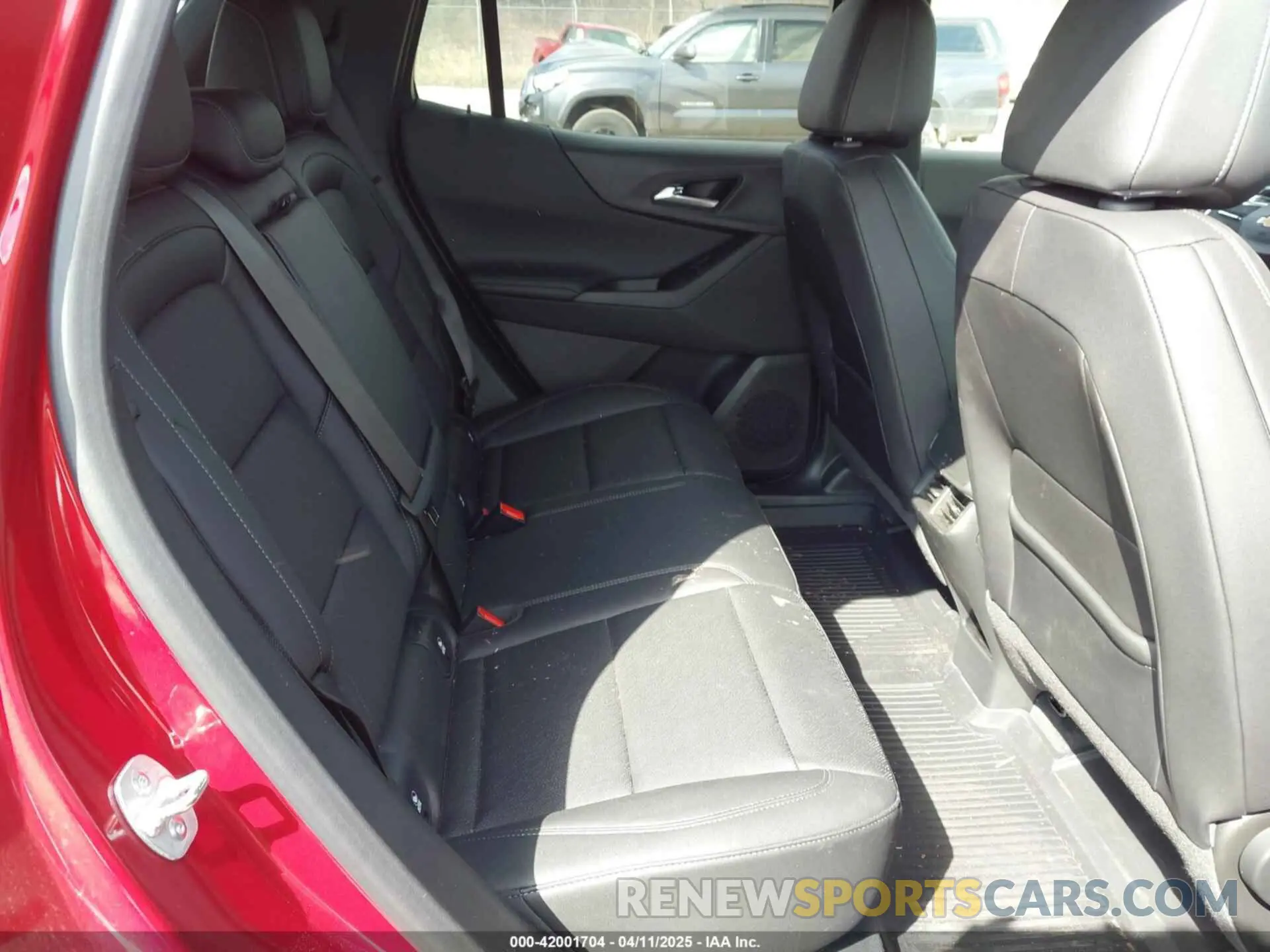 8 fotografías del automóvil dañado 3GNAXPEG4SL272871 CHEVROLET EQUINOX 2025