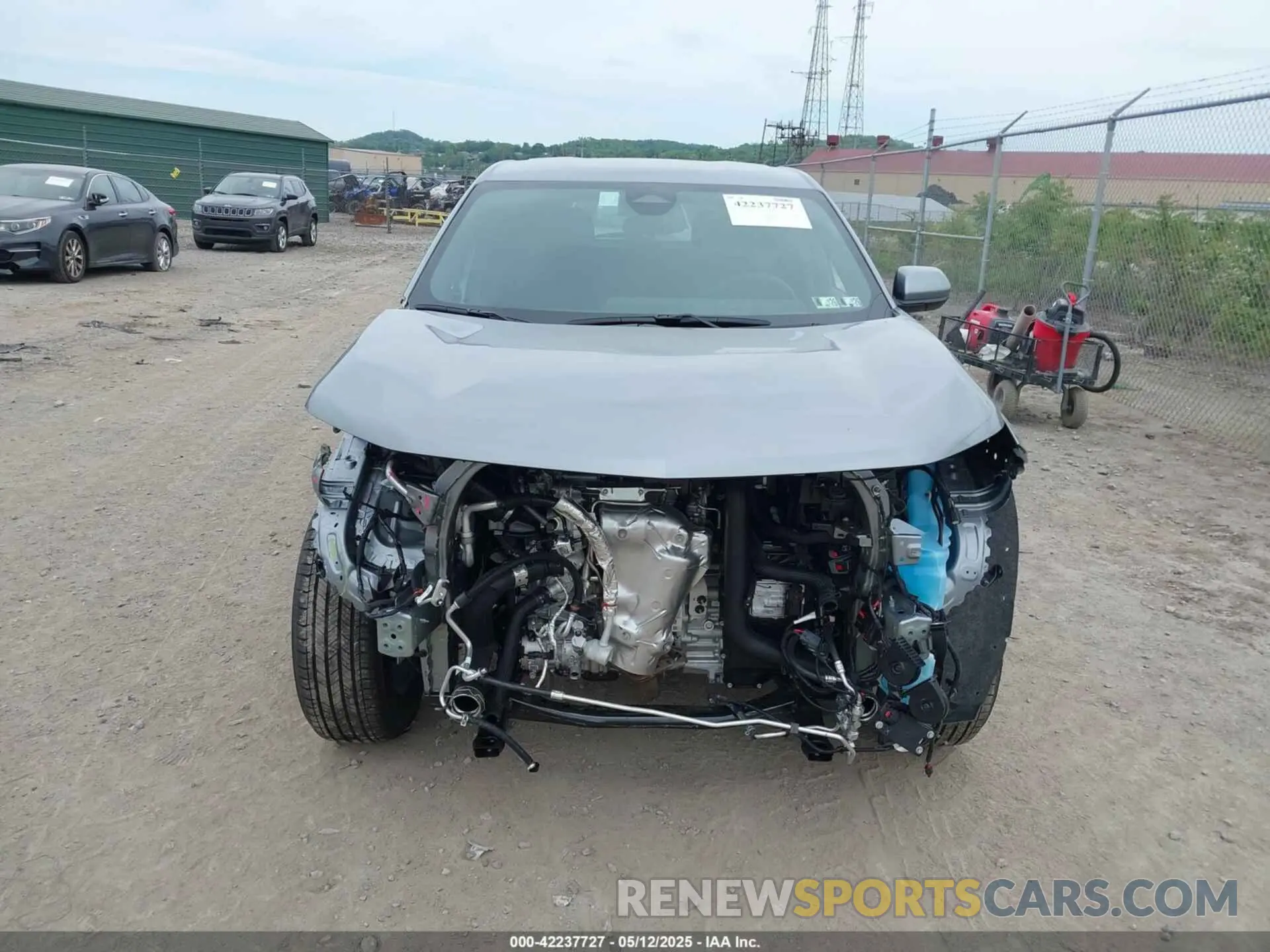 13 fotografías del automóvil dañado 3GNAXPEG4SL325018 CHEVROLET EQUINOX 2025