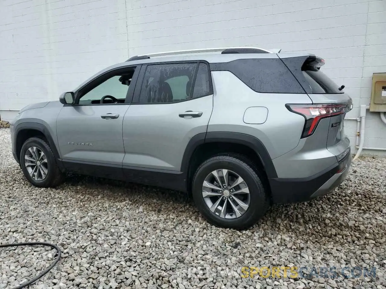 2 fotografías del automóvil dañado 3GNAXPEG7SL257474 CHEVROLET EQUINOX 2025