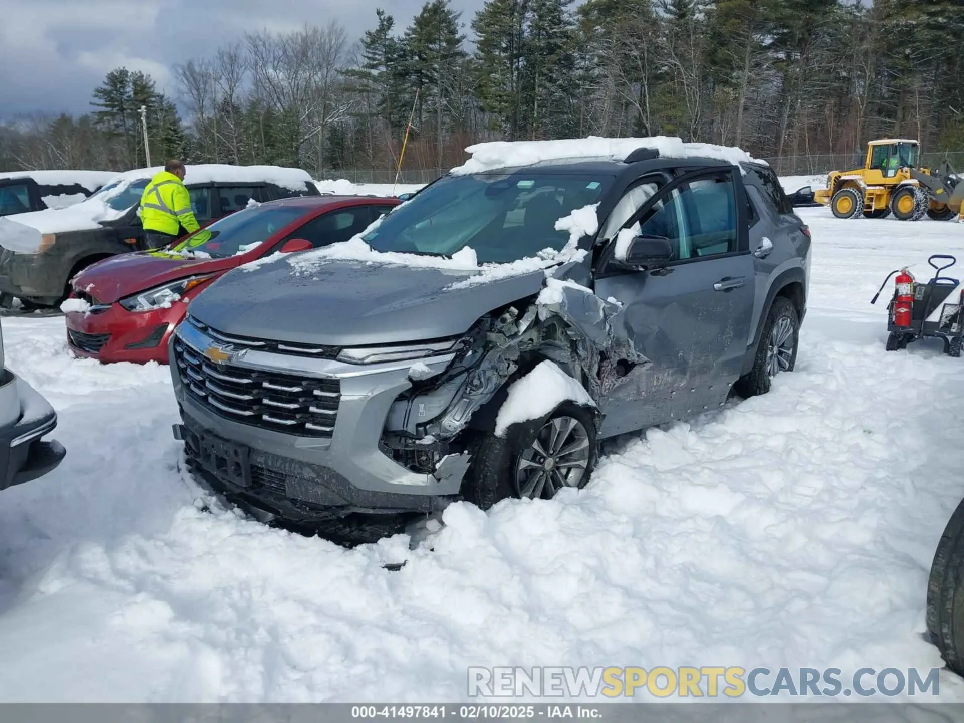 2 fotografías del automóvil dañado 3GNAXPEGXSL127964 CHEVROLET EQUINOX 2025