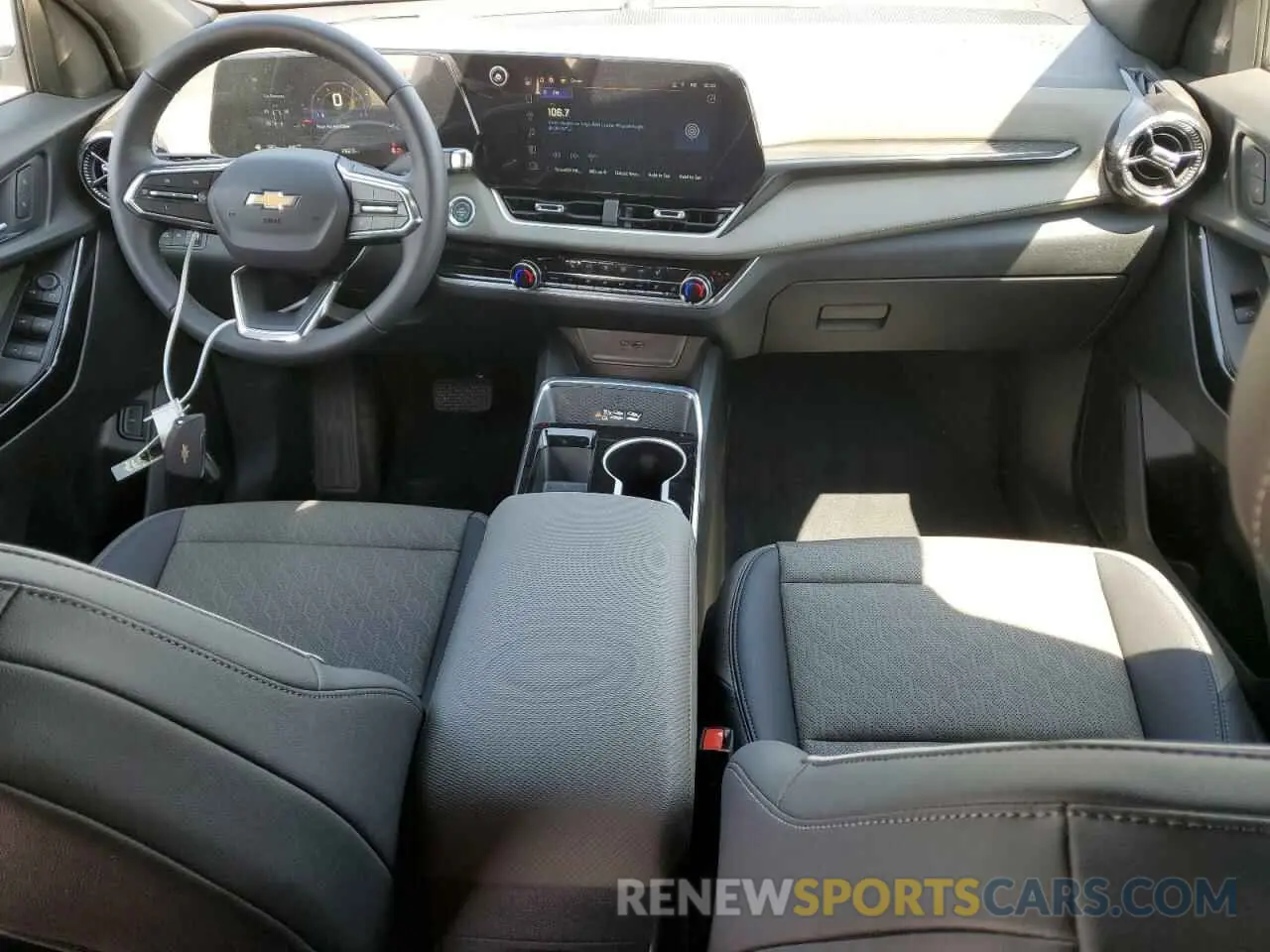 8 fotografías del automóvil dañado 3GNAXPEGXSL249952 CHEVROLET EQUINOX 2025