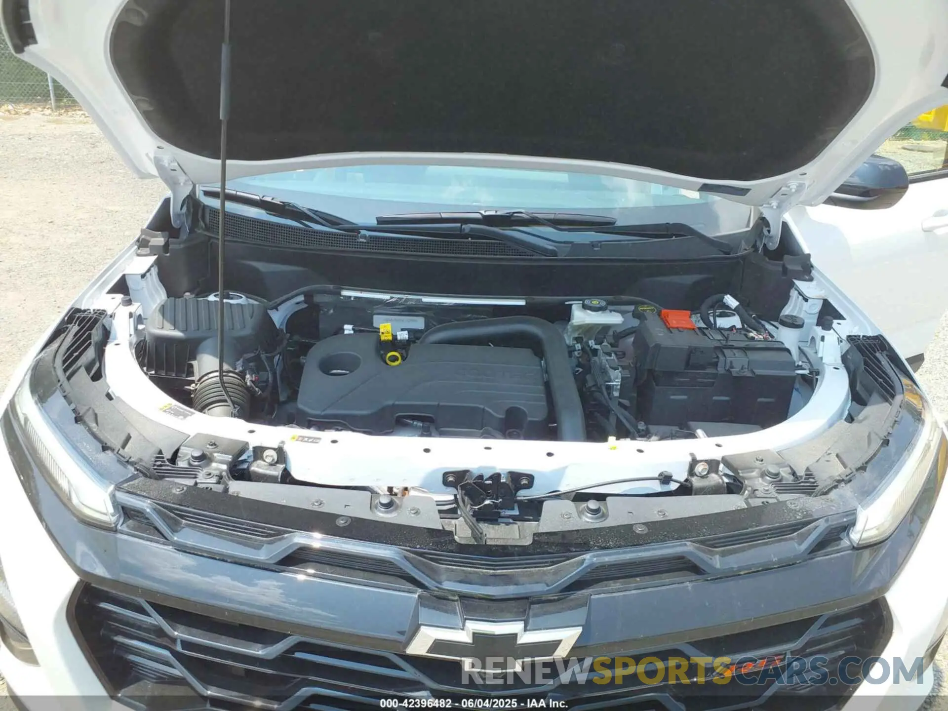 10 fotografías del automóvil dañado 3GNAXTEG0SL172999 CHEVROLET EQUINOX 2025