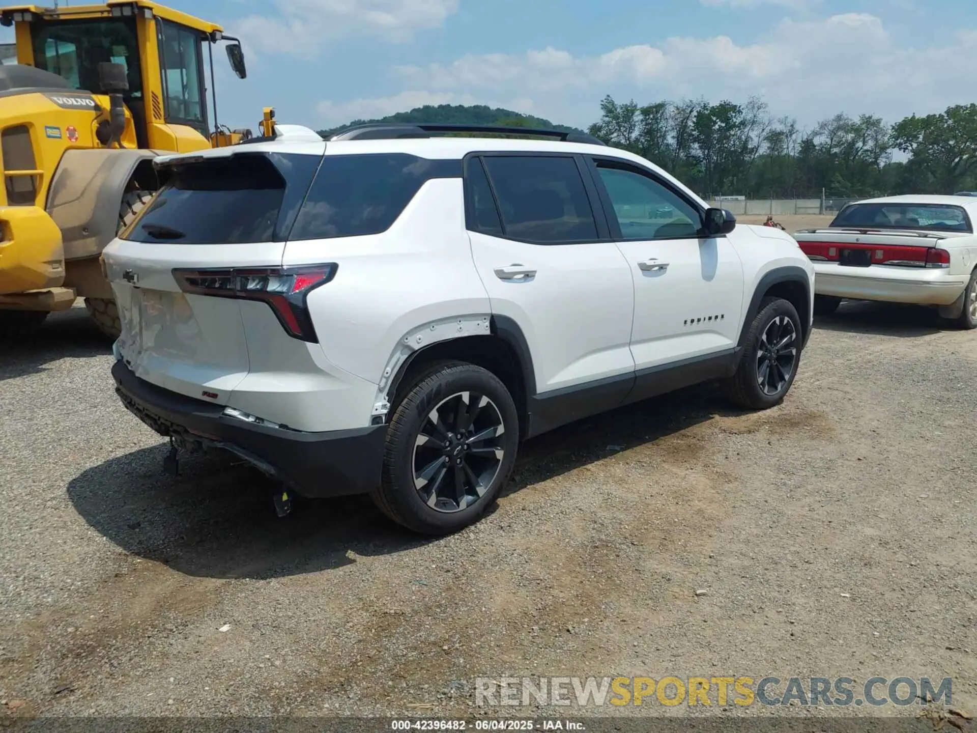 4 fotografías del automóvil dañado 3GNAXTEG0SL172999 CHEVROLET EQUINOX 2025