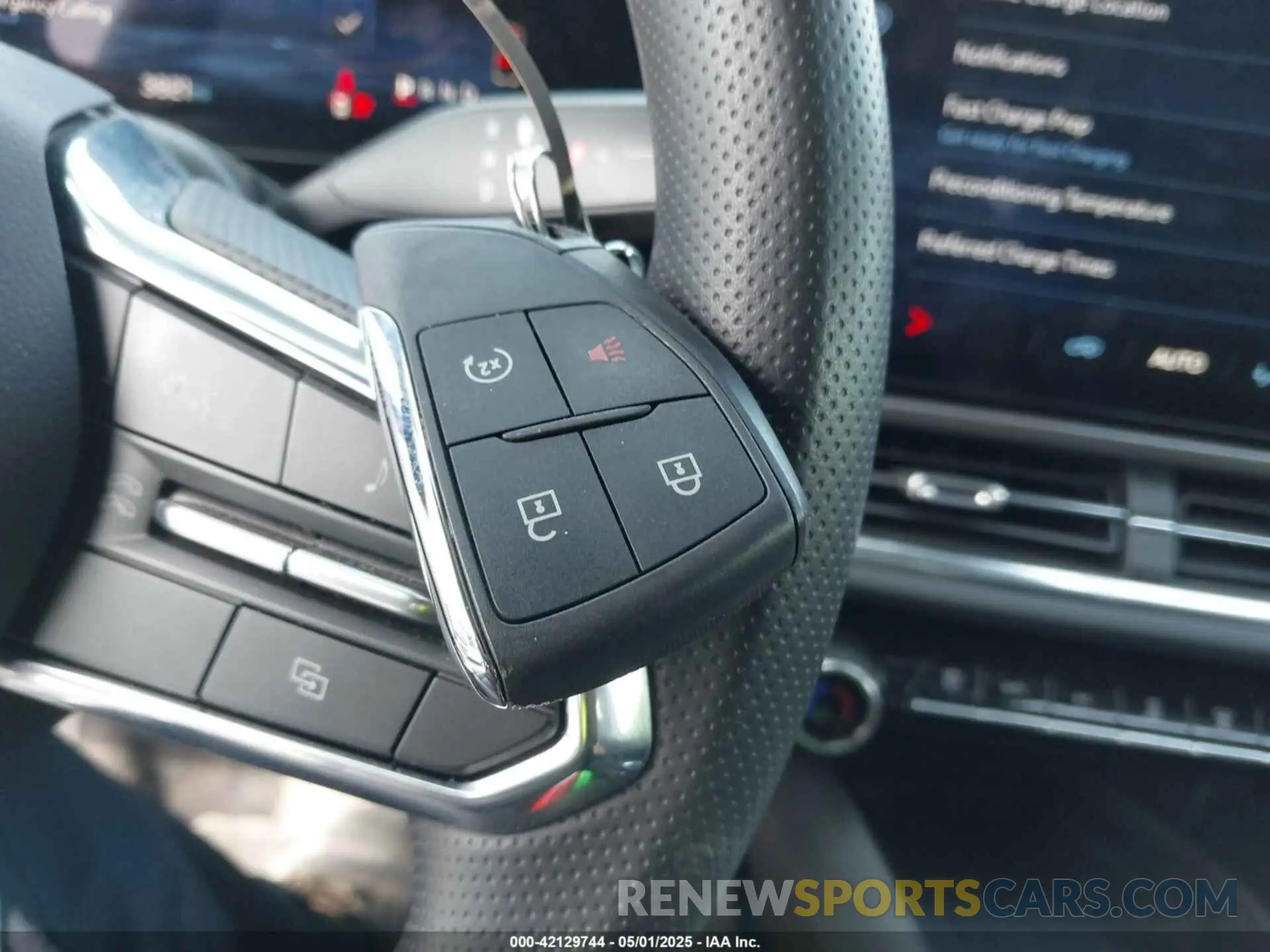 11 fotografías del automóvil dañado 3GN7DLRP1SS142641 CHEVROLET EQUINOX EV 2025