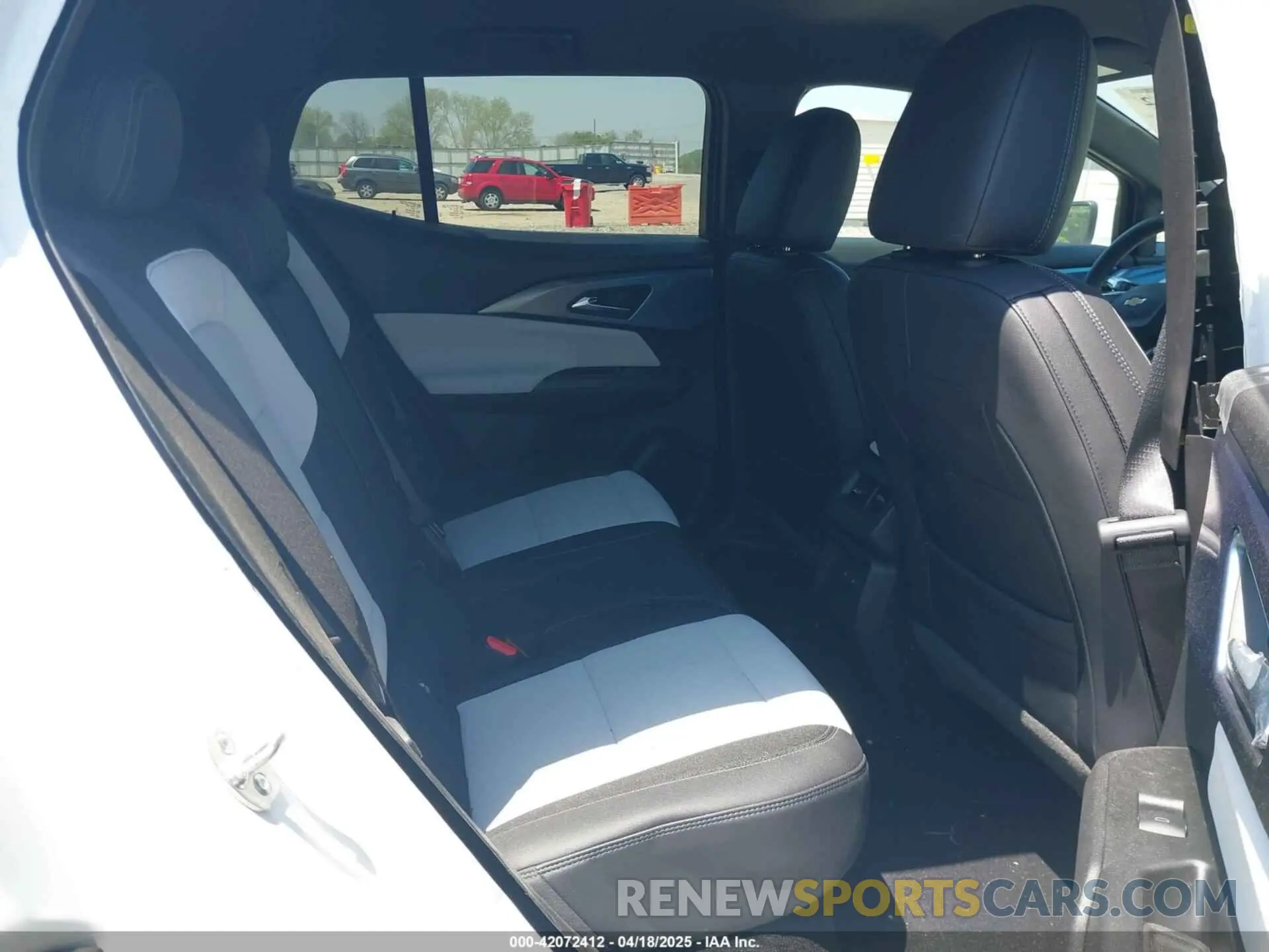8 fotografías del automóvil dañado 3GN7DLRP9SS111427 CHEVROLET EQUINOX EV 2025