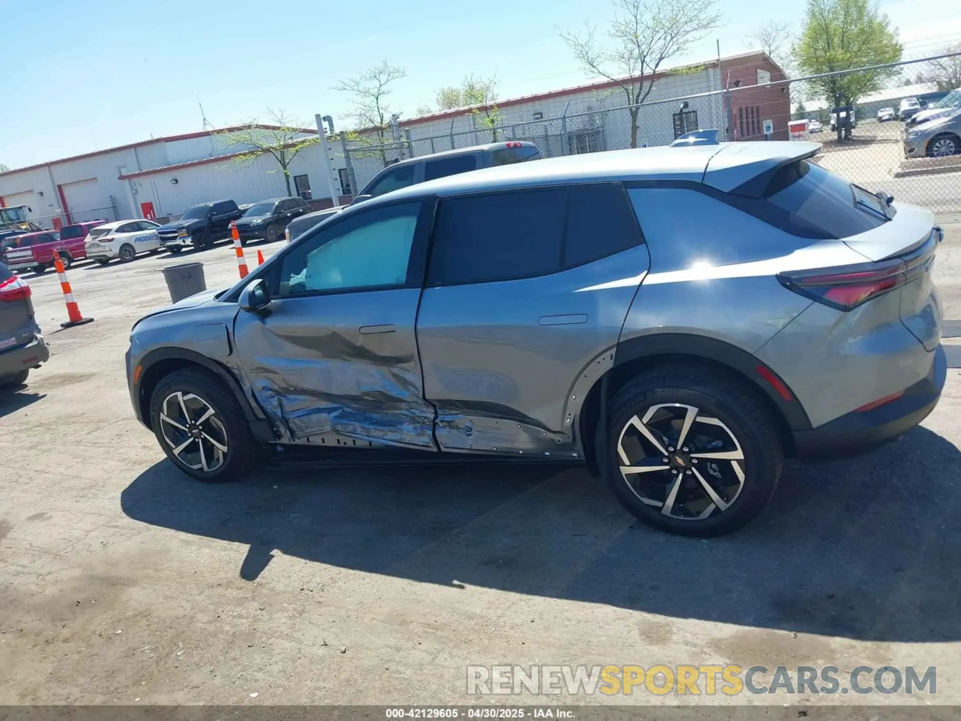 13 fotografías del automóvil dañado 3GN7DLRR9SS198571 CHEVROLET EQUINOX EV 2025