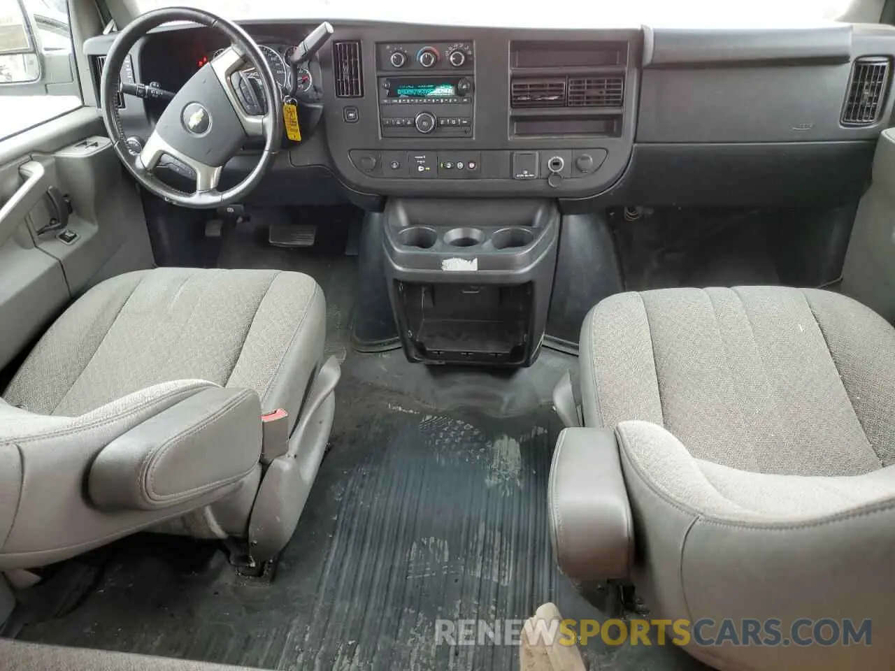 8 fotografías del automóvil dañado 1GAWGEFG1K1334129 CHEVROLET EXPRESS 2019