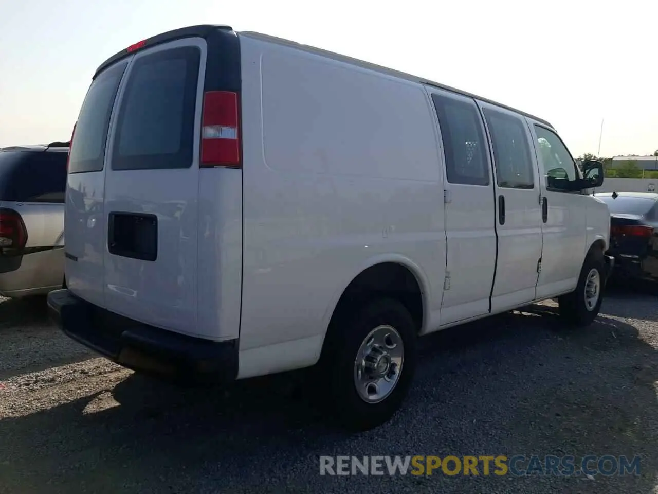 3 fotografías del automóvil dañado 1GCWGAFP0K1362956 CHEVROLET EXPRESS 2019