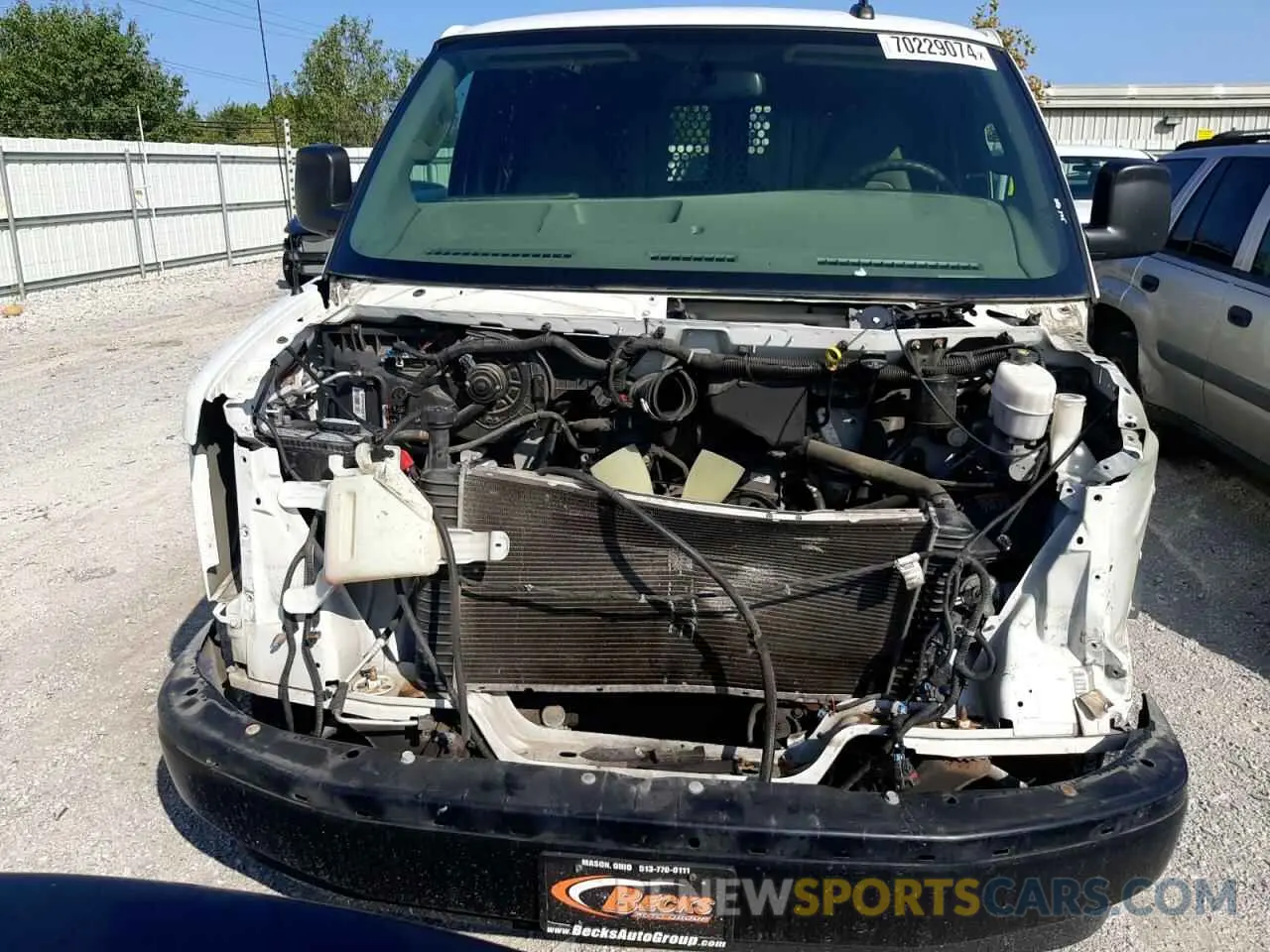 5 fotografías del automóvil dañado 1GCWGAFP0K1362956 CHEVROLET EXPRESS 2019