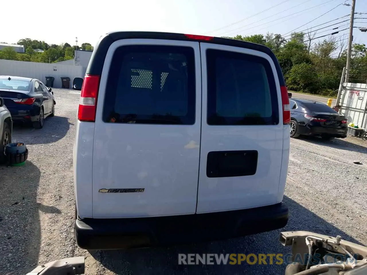 6 fotografías del automóvil dañado 1GCWGAFP0K1362956 CHEVROLET EXPRESS 2019