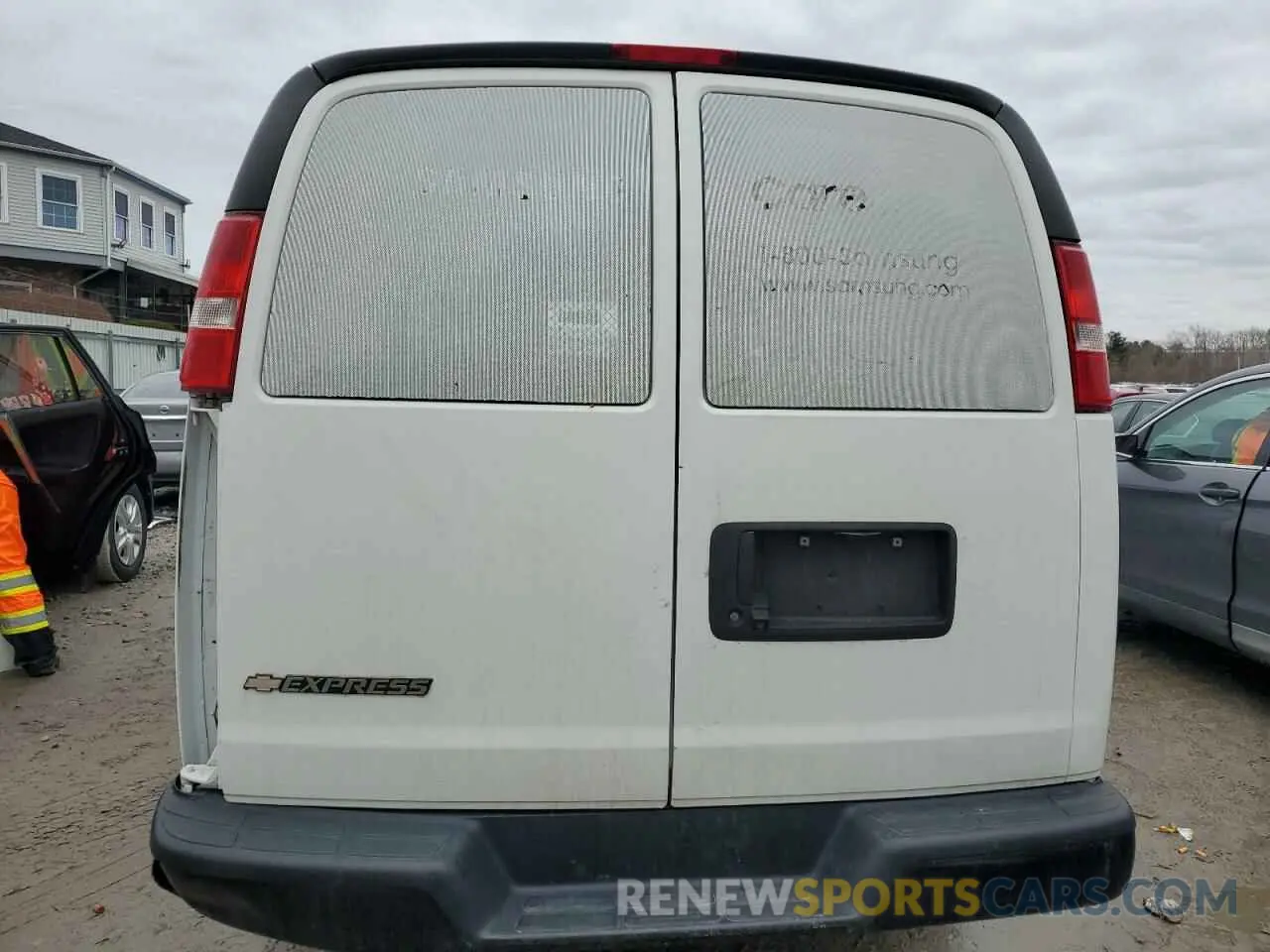 6 fotografías del automóvil dañado 1GCWGAFP7K1166738 CHEVROLET EXPRESS 2019