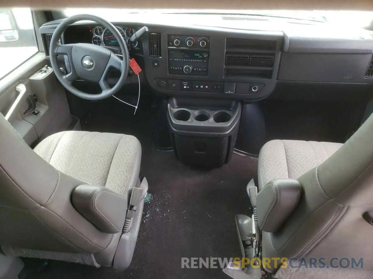 8 fotografías del automóvil dañado 1GAZGPFG7L1125732 CHEVROLET EXPRESS 2020