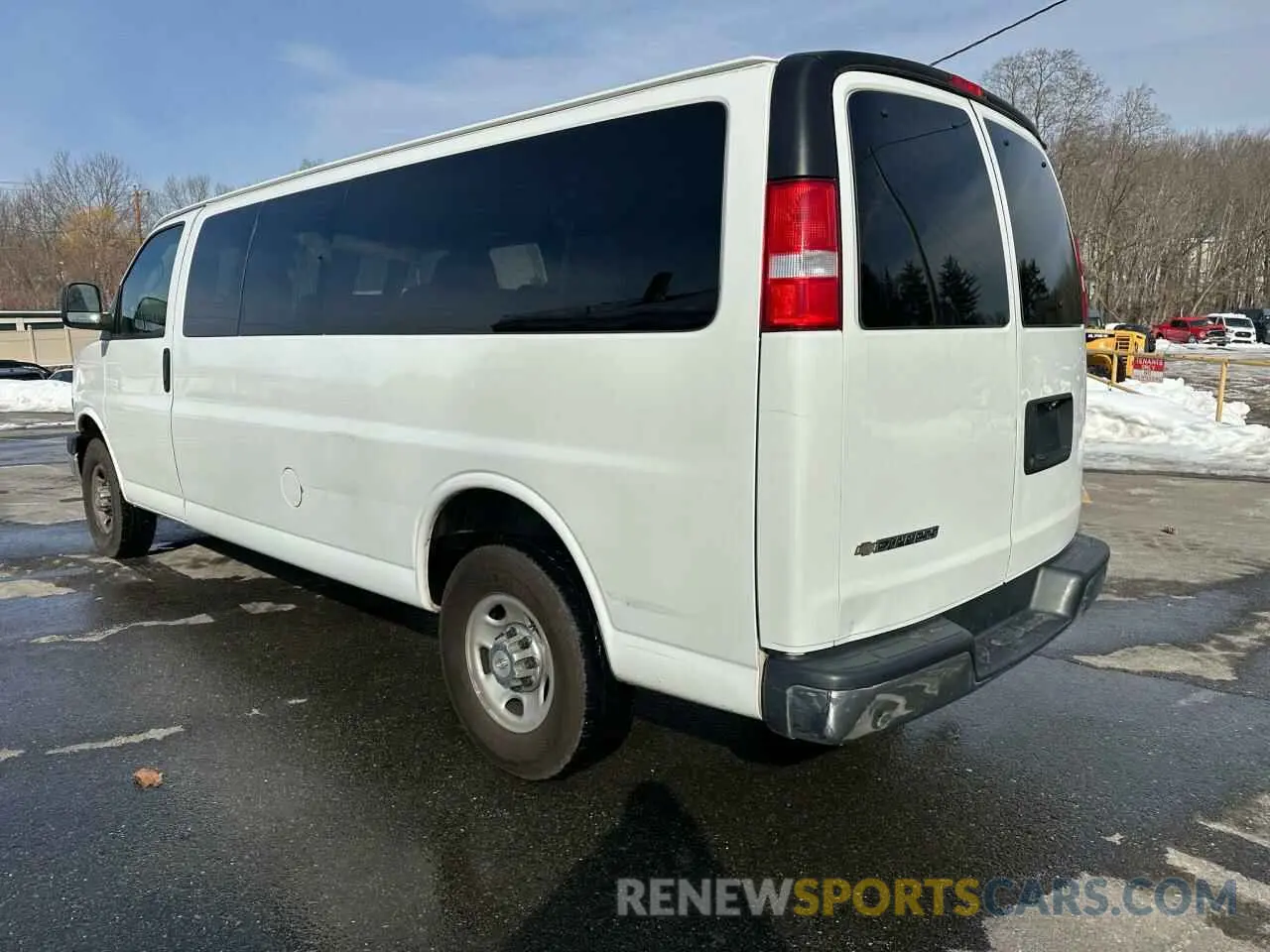 2 fotografías del automóvil dañado 1GAZGPFP7L1268177 CHEVROLET EXPRESS 2020