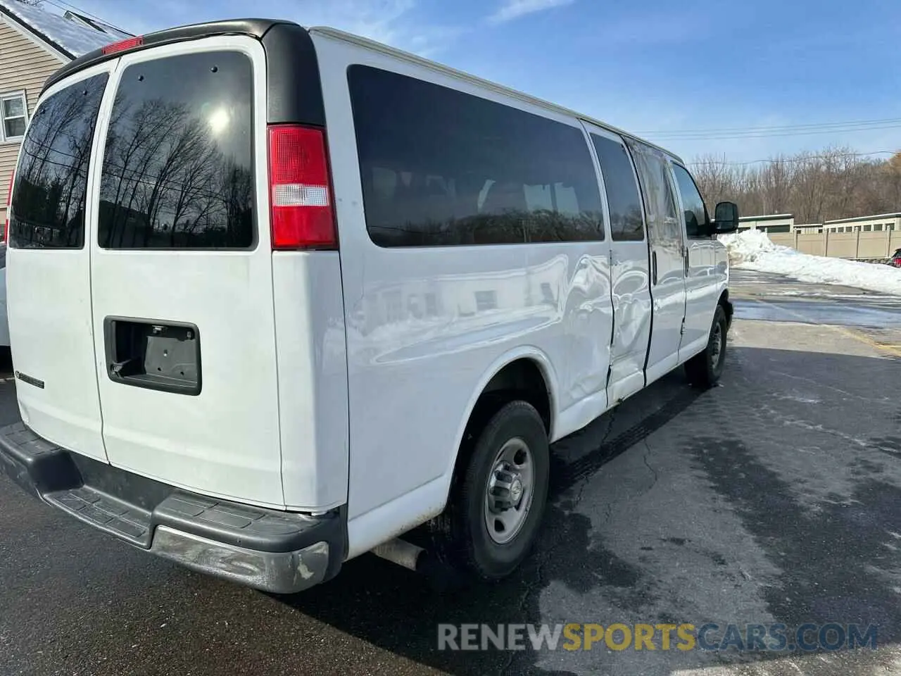 3 fotografías del automóvil dañado 1GAZGPFP7L1268177 CHEVROLET EXPRESS 2020