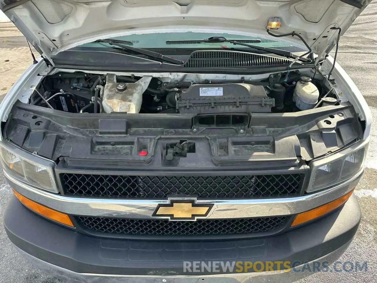 8 fotografías del automóvil dañado 1GAZGPFP7L1268177 CHEVROLET EXPRESS 2020