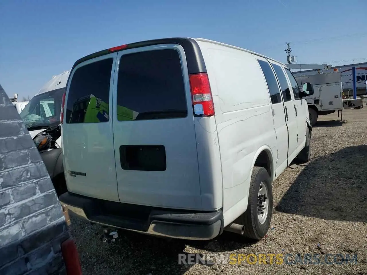 3 fotografías del automóvil dañado 1GCWGAFG0L1181244 CHEVROLET EXPRESS 2020