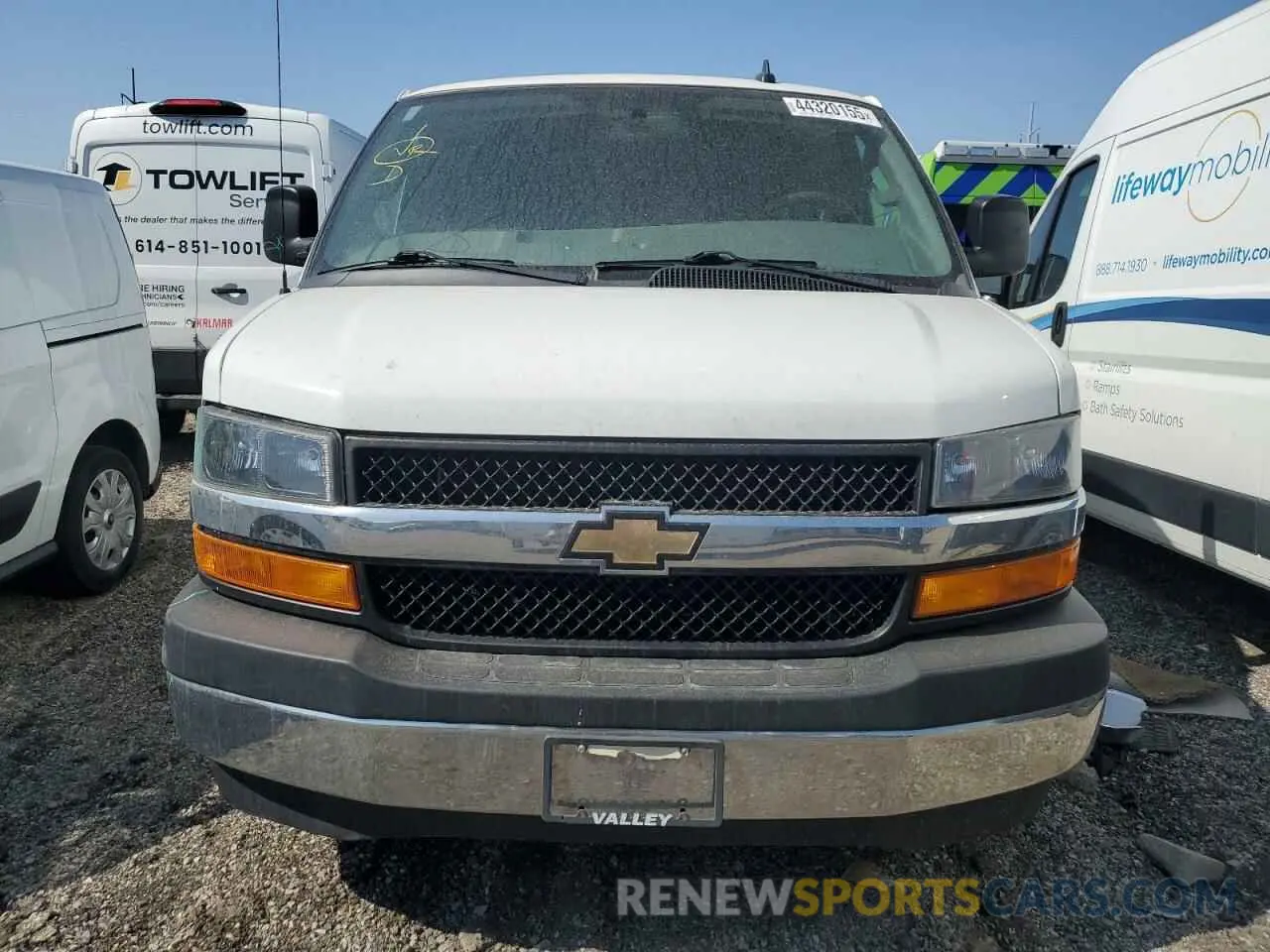 5 fotografías del automóvil dañado 1GCWGAFG0L1181244 CHEVROLET EXPRESS 2020