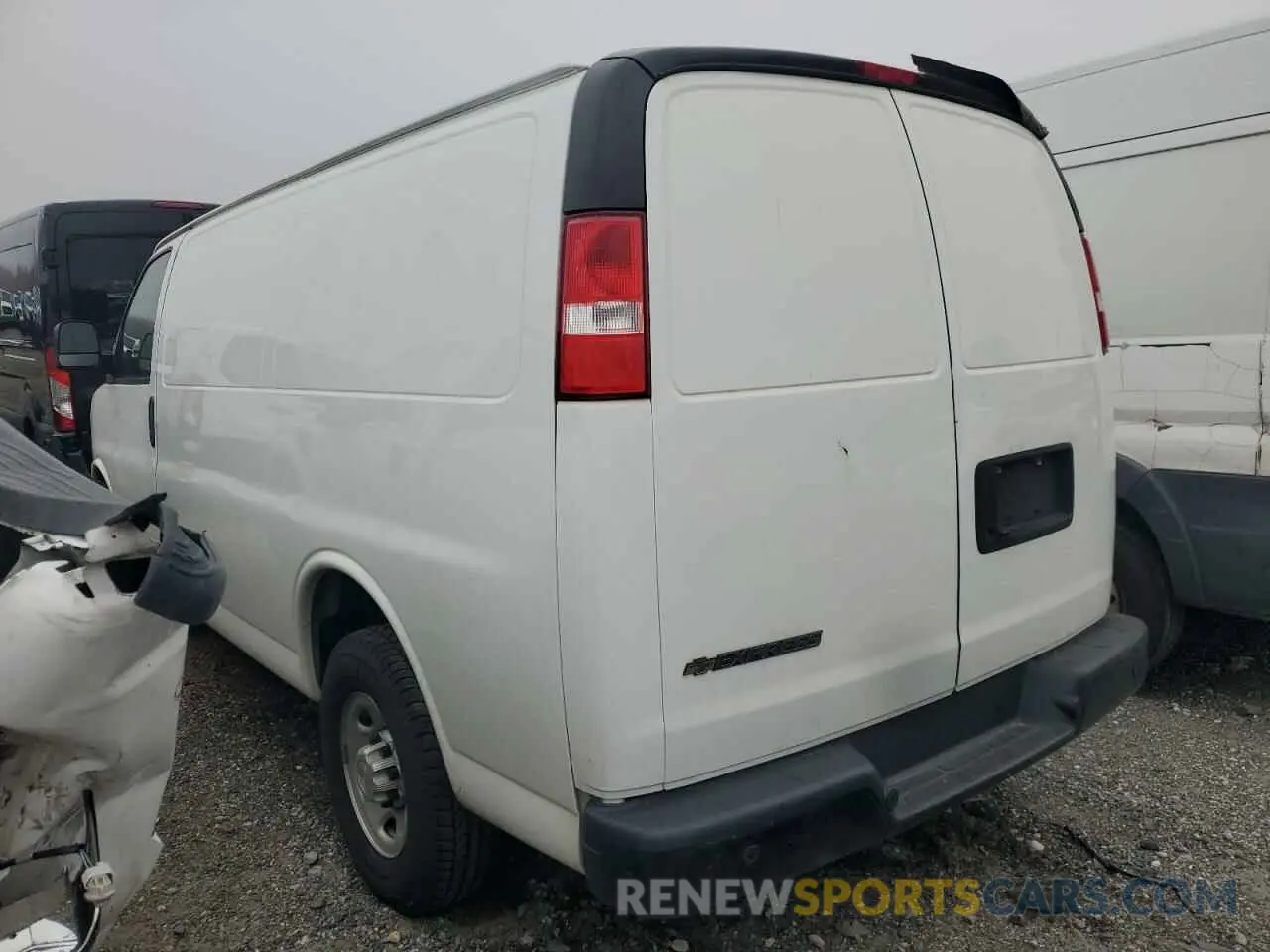 2 fotografías del automóvil dañado 1GCWGAFG3L1147914 CHEVROLET EXPRESS 2020