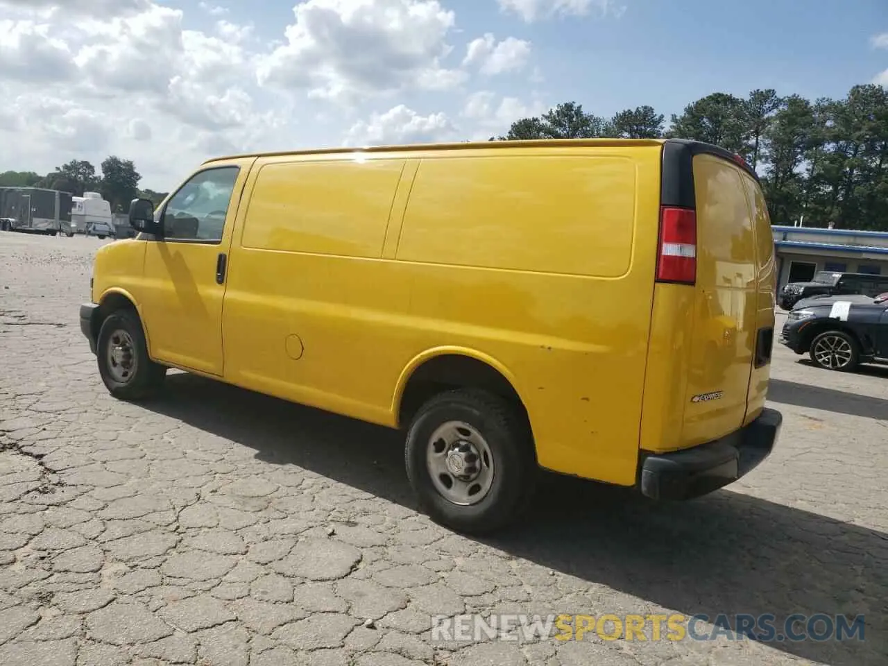 2 fotografías del automóvil dañado 1GCWGAFP8L1225183 CHEVROLET EXPRESS 2020