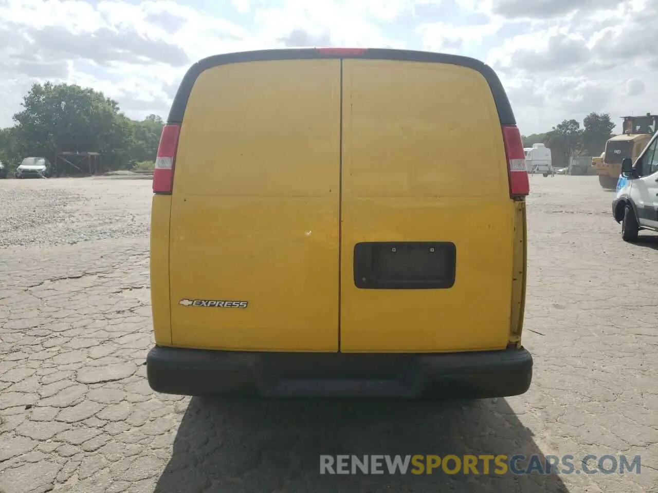 6 fotografías del automóvil dañado 1GCWGAFP8L1225183 CHEVROLET EXPRESS 2020