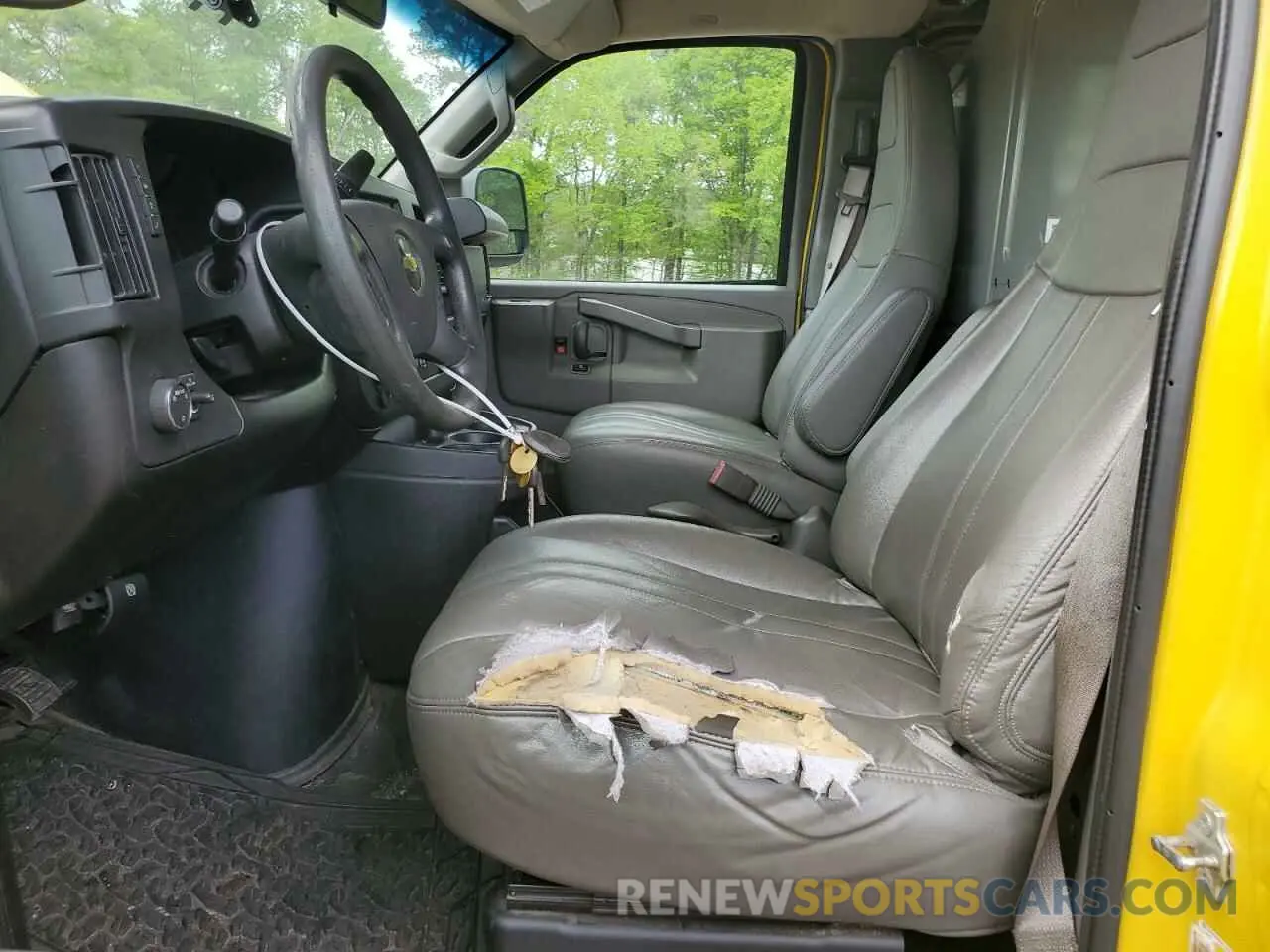 7 fotografías del automóvil dañado 1GCWGAFP8L1225183 CHEVROLET EXPRESS 2020