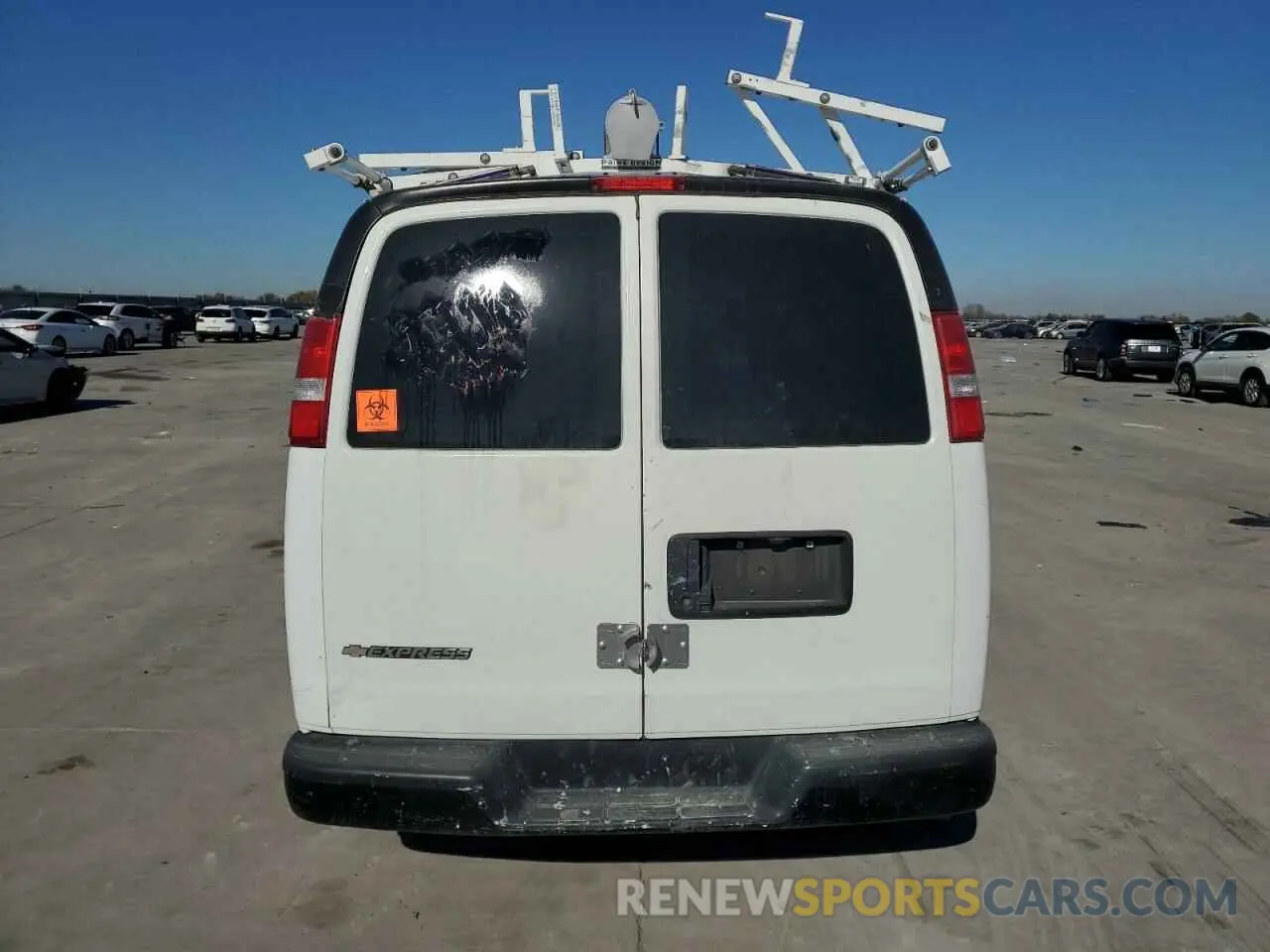6 fotografías del automóvil dañado 1GCWGBFG9L1125874 CHEVROLET EXPRESS 2020