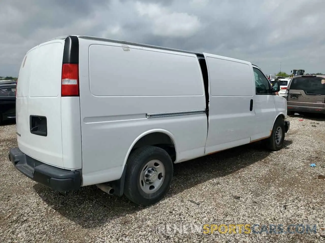 3 fotografías del automóvil dañado 1GCZGHFG5L1271656 CHEVROLET EXPRESS 2020