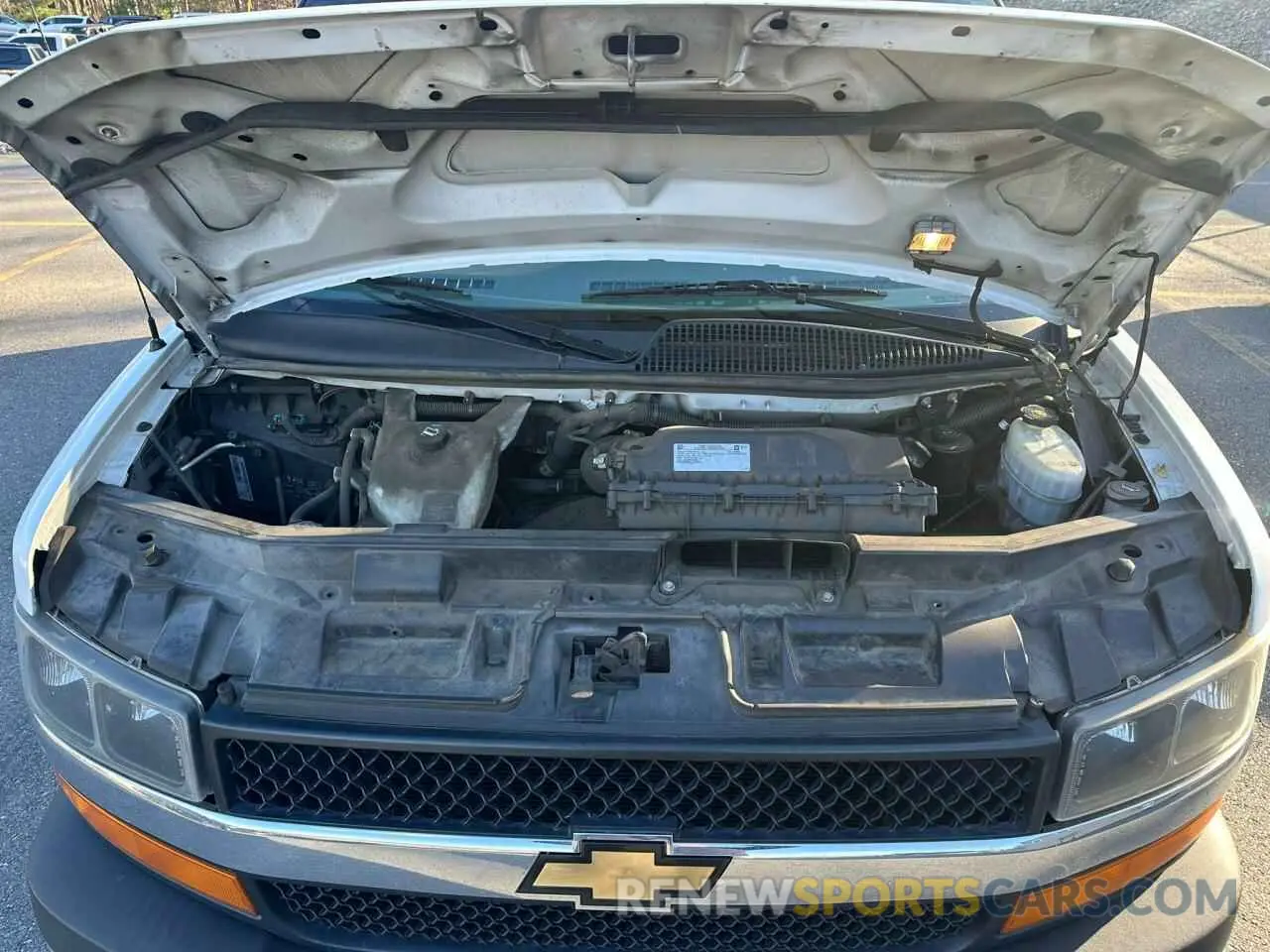 5 fotografías del automóvil dañado 1GAZGNFPXM1170072 CHEVROLET EXPRESS 2021