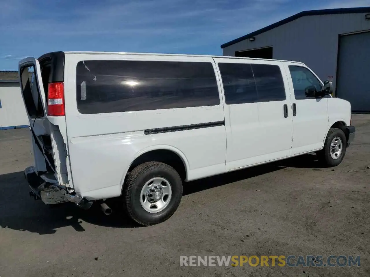 3 fotografías del automóvil dañado 1GAZGPFP5M1222896 CHEVROLET EXPRESS 2021