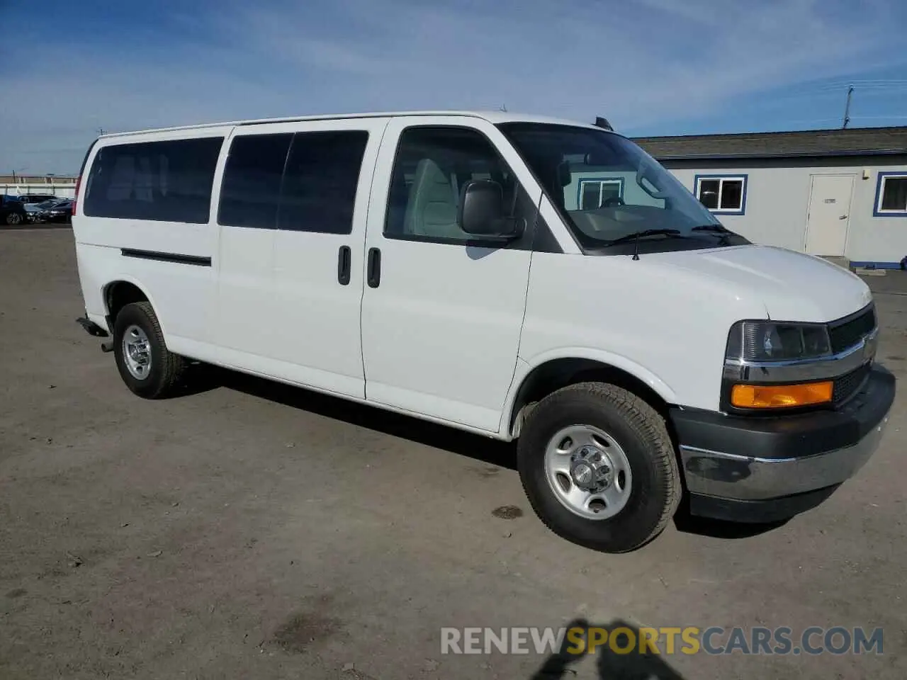 4 fotografías del automóvil dañado 1GAZGPFP5M1222896 CHEVROLET EXPRESS 2021