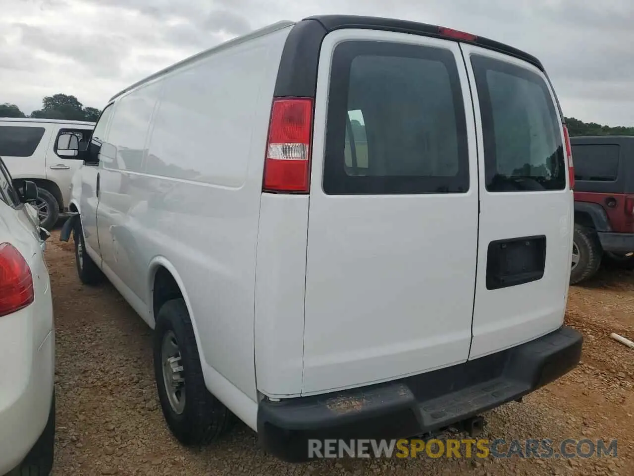 2 fotografías del automóvil dañado 1GCWGAF74M1156218 CHEVROLET EXPRESS 2021